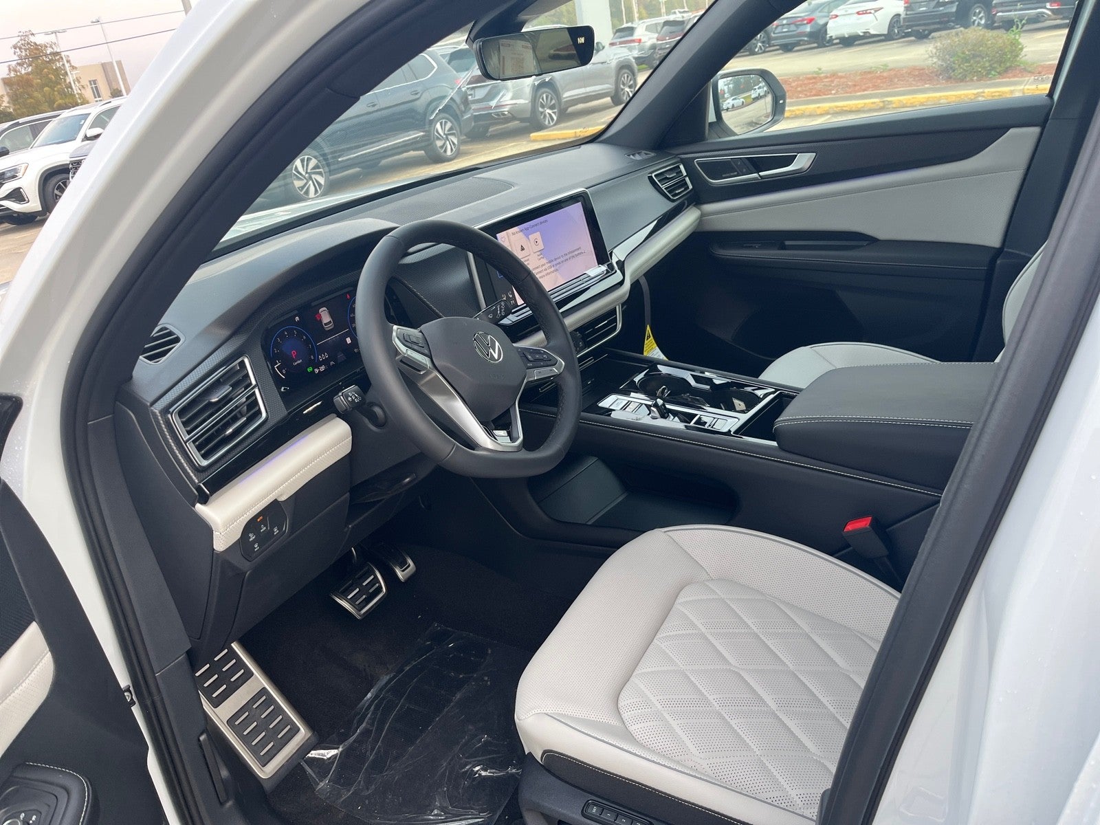 2026 Volkswagen Atlas Cross Sport 2.0T SEL Premium R-Line