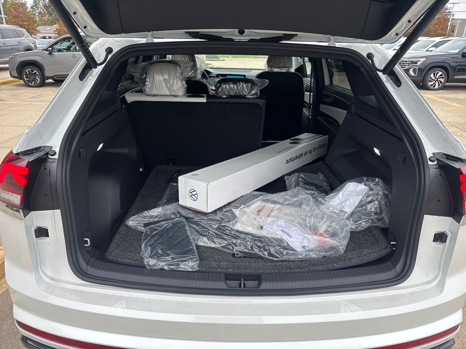 2026 Volkswagen Atlas Cross Sport 2.0T SEL Premium R-Line