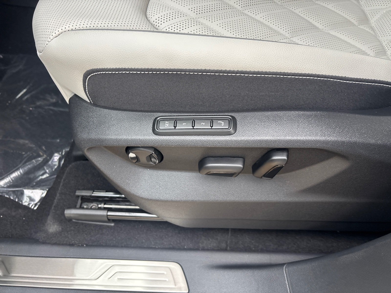 2026 Volkswagen Atlas Cross Sport 2.0T SEL Premium R-Line