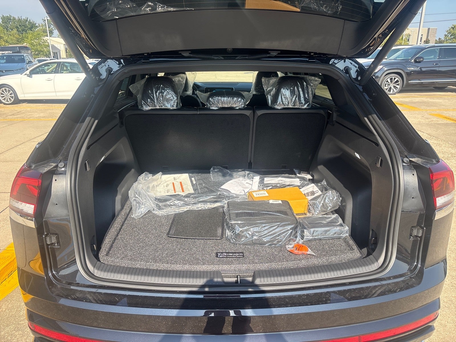 2026 Volkswagen Atlas Cross Sport 2.0T SEL Premium R-Line