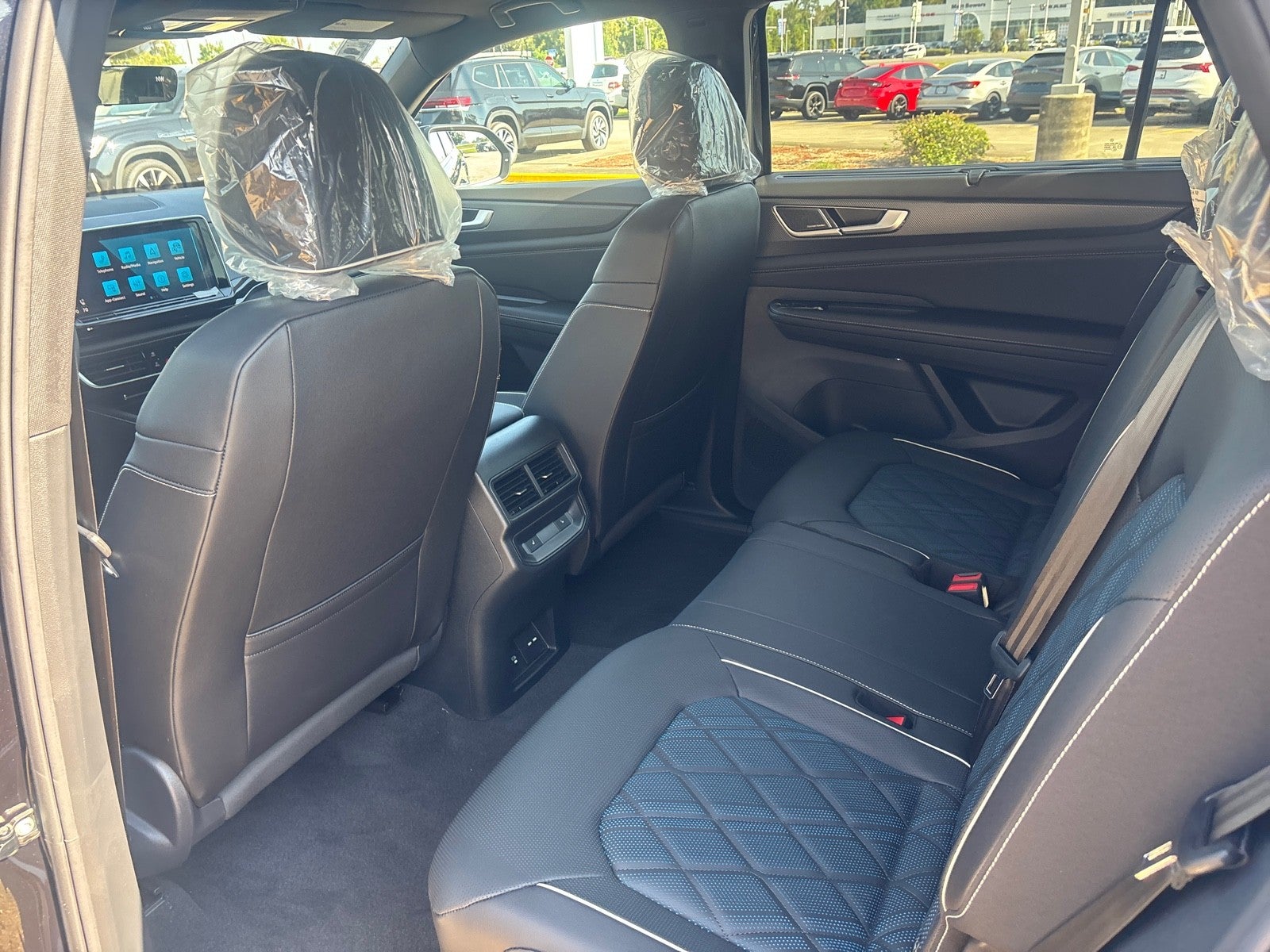 2026 Volkswagen Atlas Cross Sport 2.0T SEL Premium R-Line