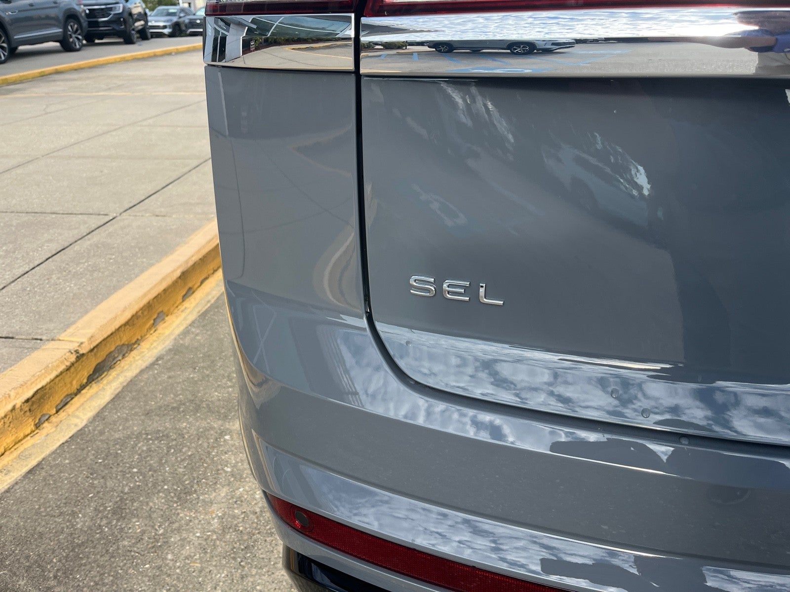 2026 Volkswagen Atlas Cross Sport 2.0T SEL Premium R-Line