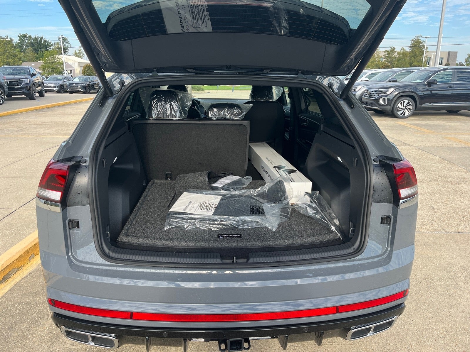 2026 Volkswagen Atlas Cross Sport 2.0T SEL Premium R-Line