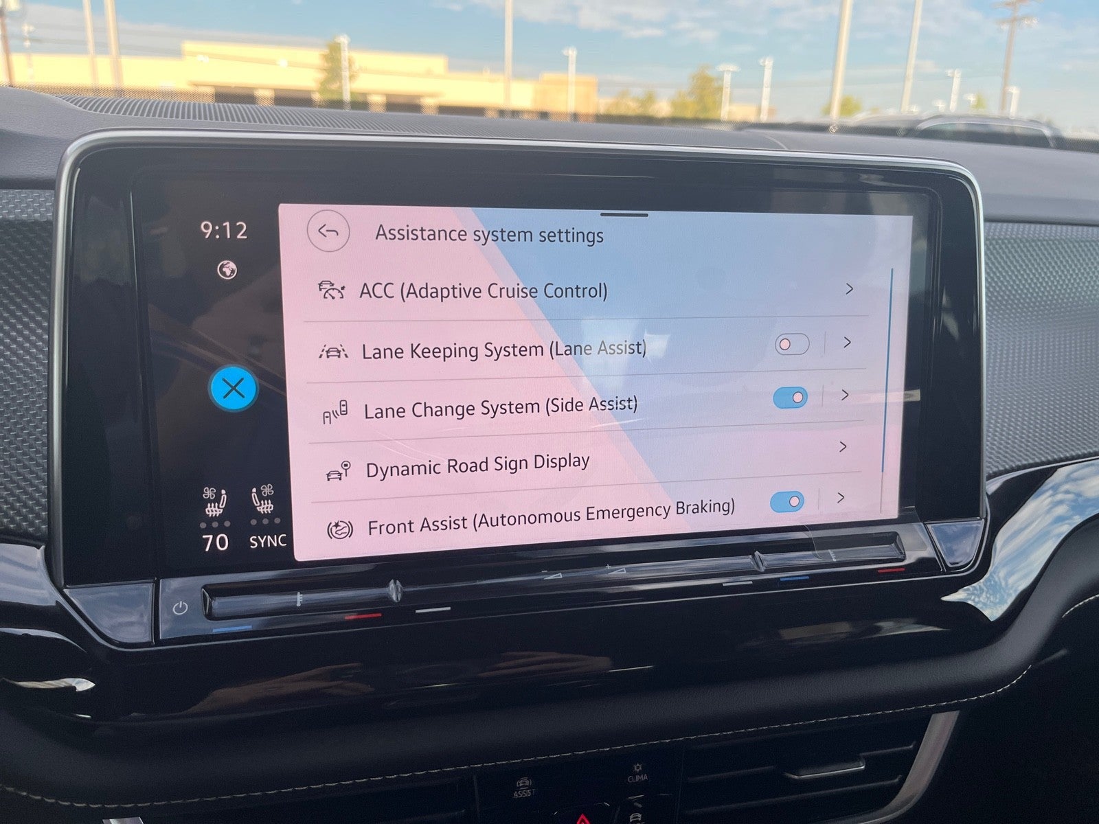 2026 Volkswagen Atlas Cross Sport 2.0T SEL Premium R-Line