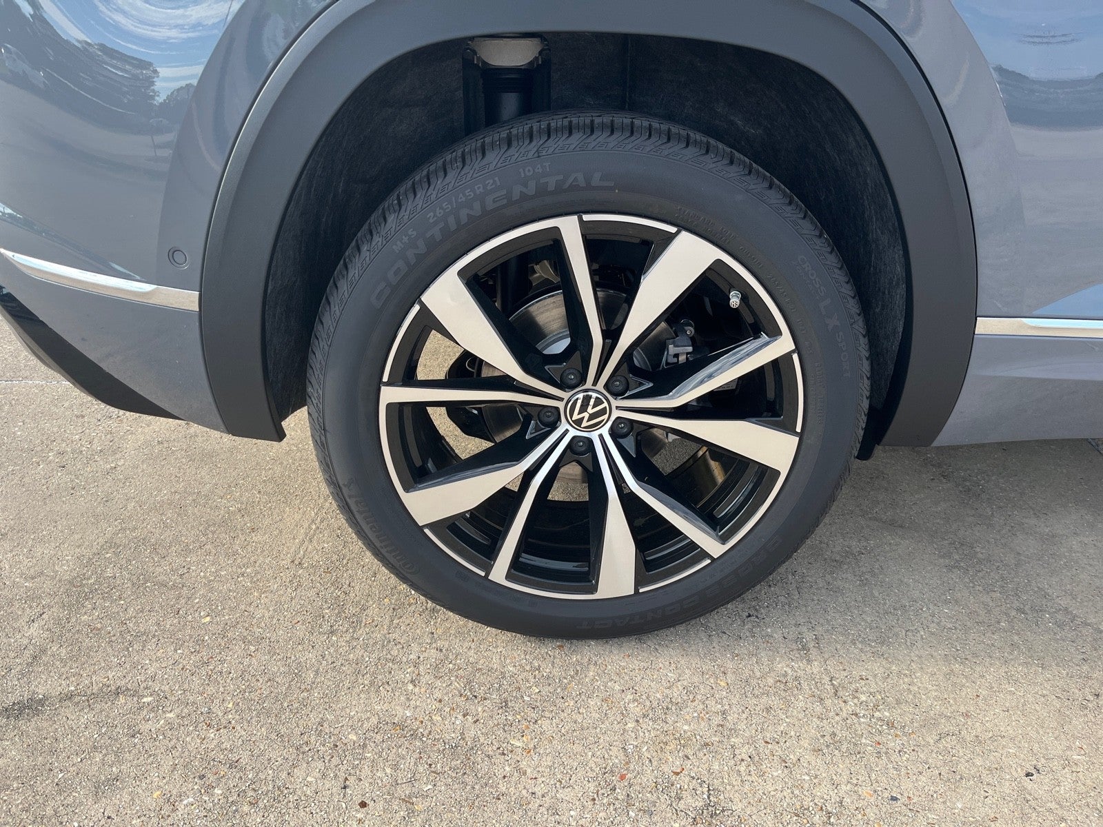 2026 Volkswagen Atlas Cross Sport 2.0T SEL Premium R-Line