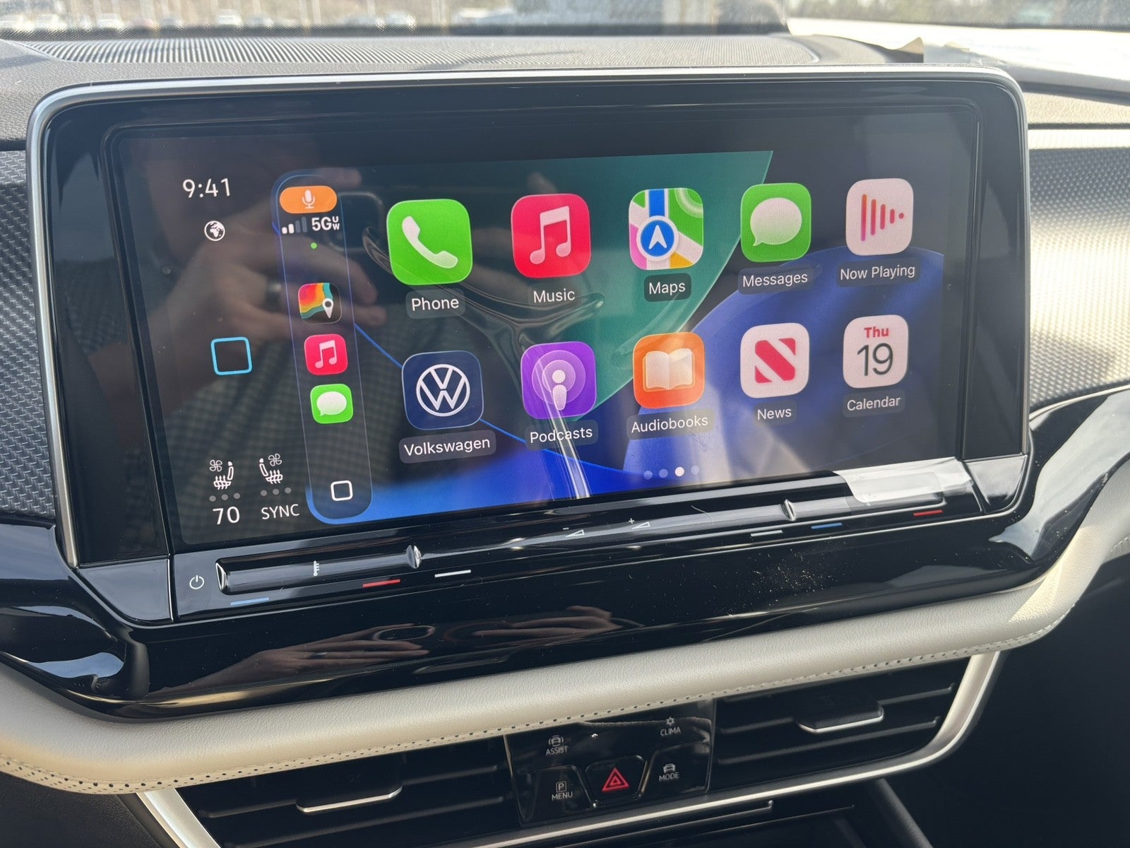 2026 Volkswagen Atlas Cross Sport 2.0T SEL Premium R-Line