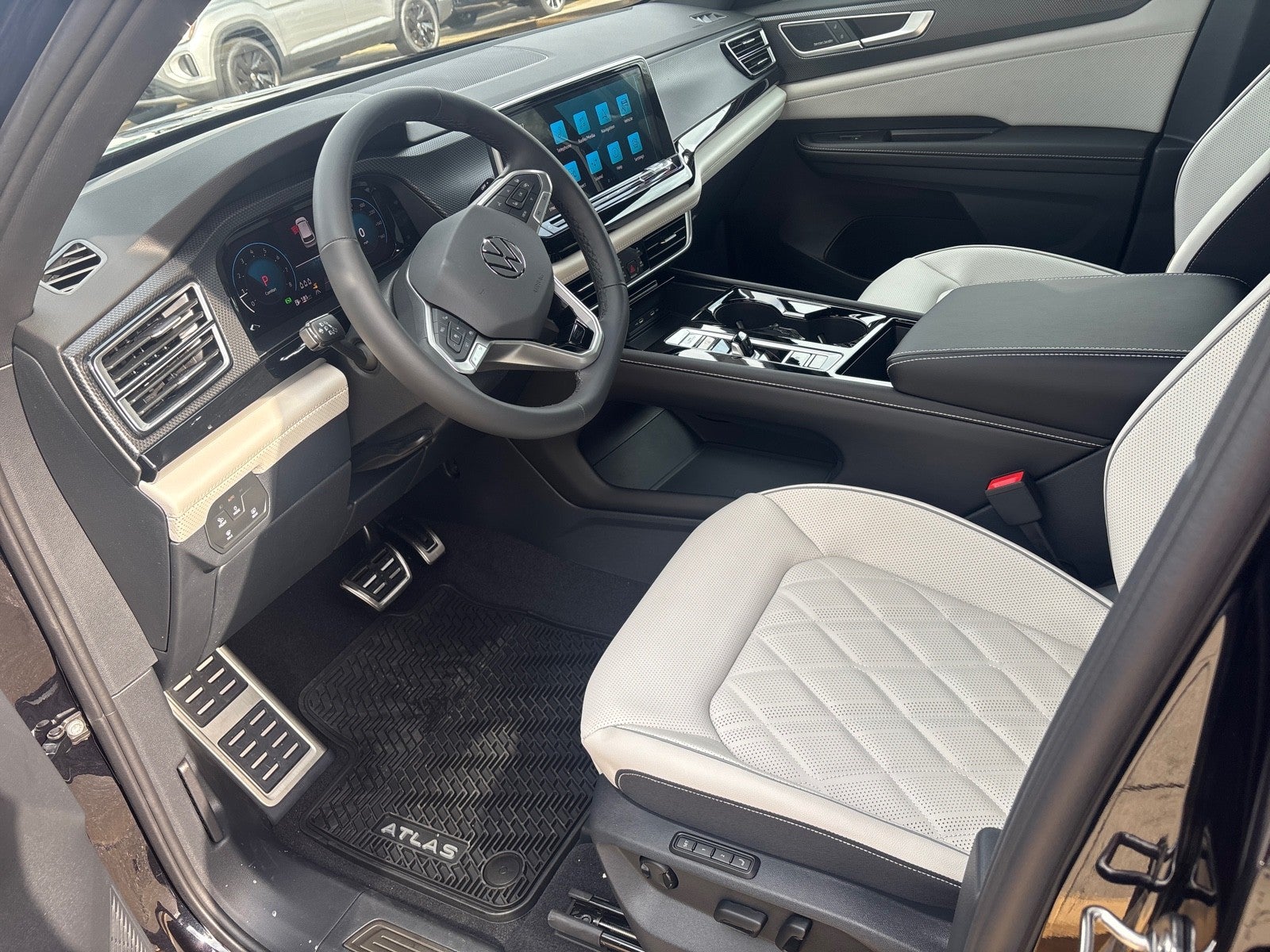 2026 Volkswagen Atlas Cross Sport 2.0T SEL Premium R-Line