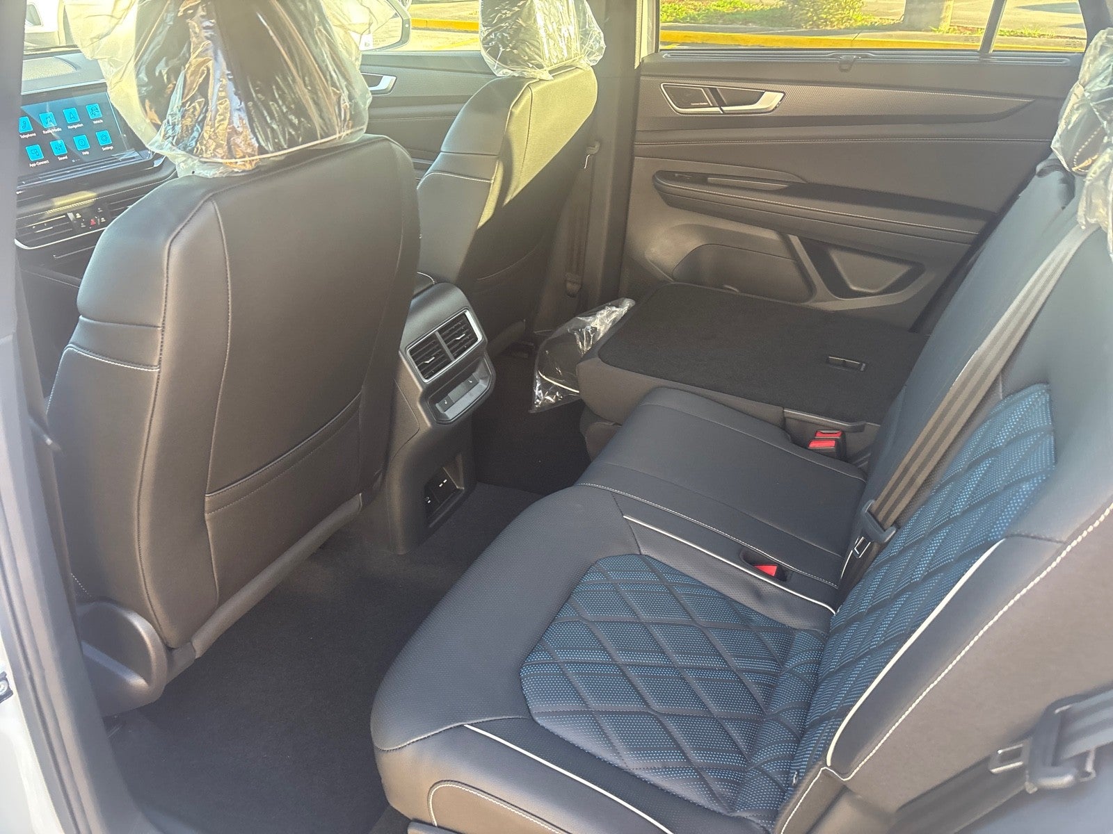 2026 Volkswagen Atlas Cross Sport 2.0T SEL Premium R-Line