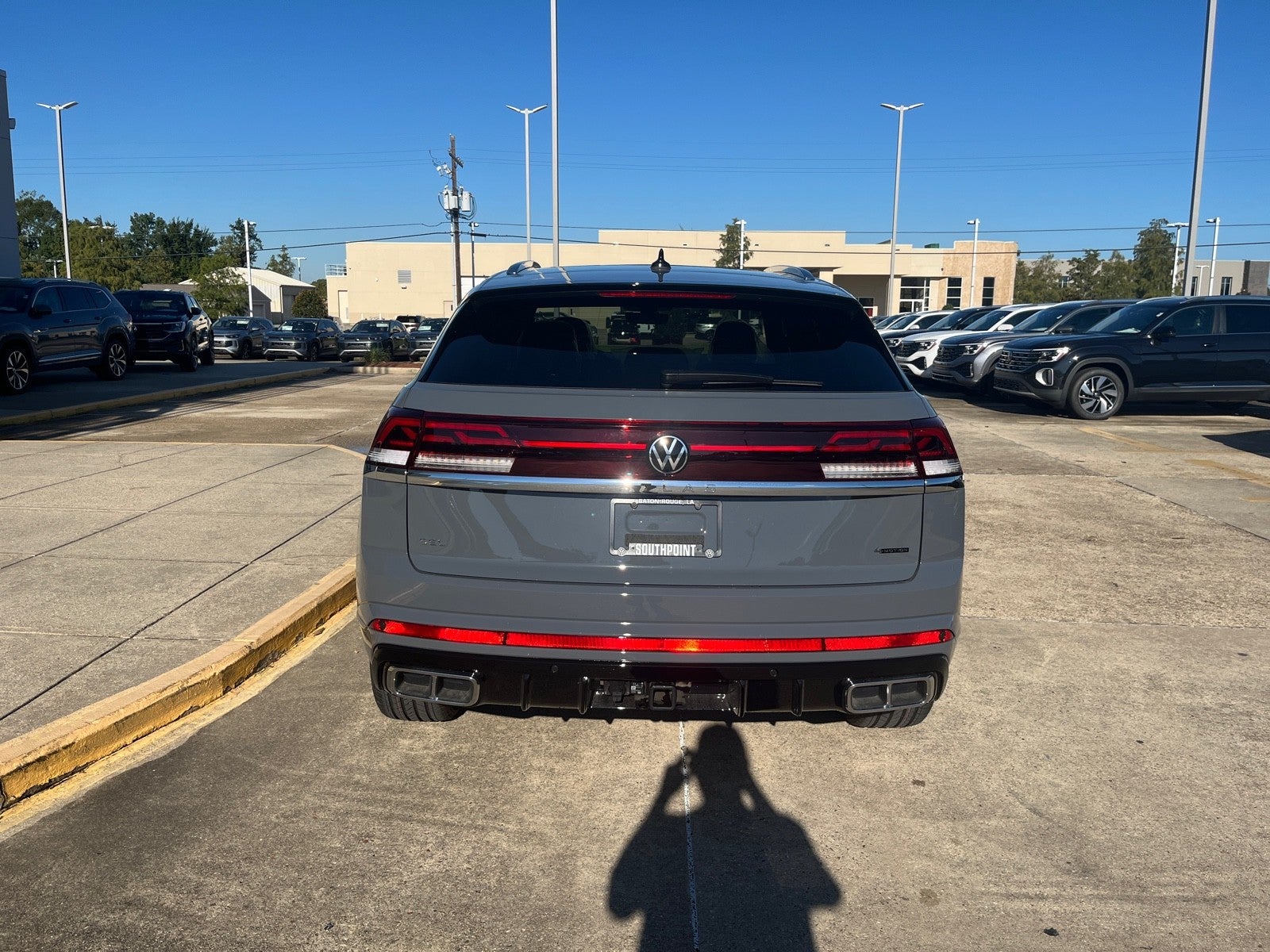 2026 Volkswagen Atlas Cross Sport 2.0T SEL Premium R-Line