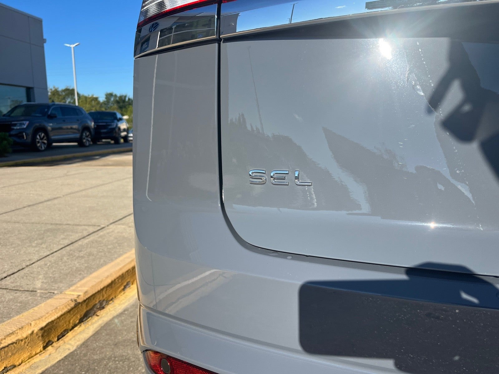 2026 Volkswagen Atlas Cross Sport 2.0T SEL Premium R-Line