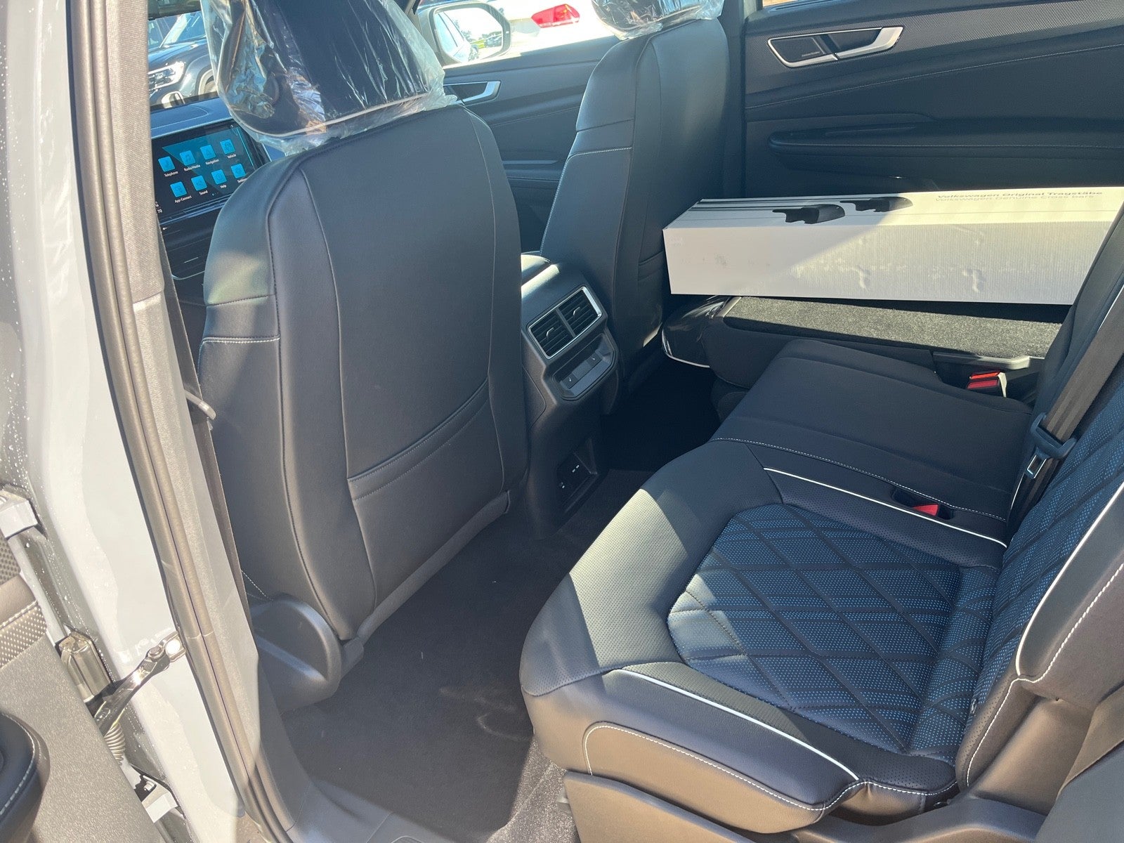 2026 Volkswagen Atlas Cross Sport 2.0T SEL Premium R-Line