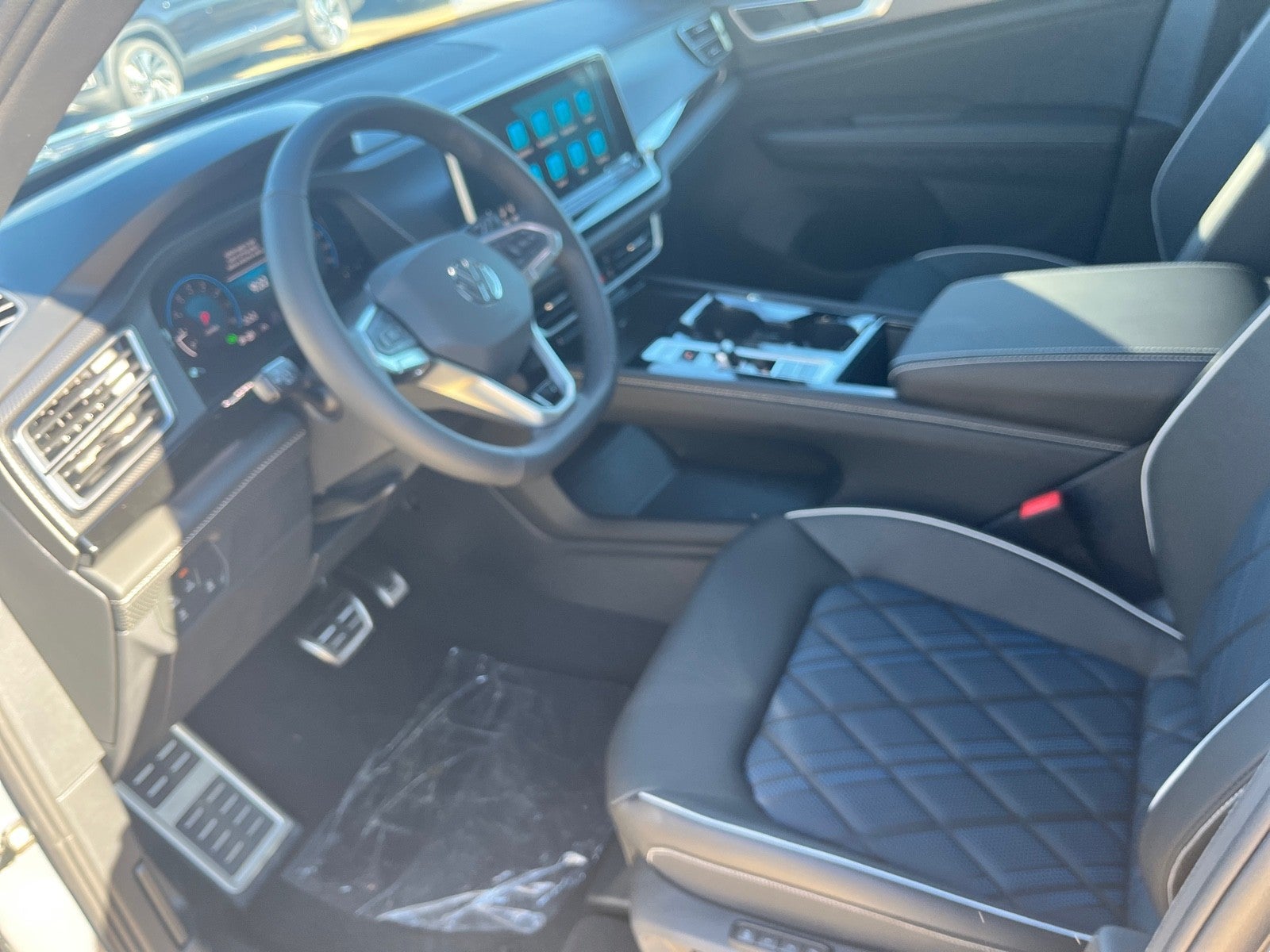 2026 Volkswagen Atlas Cross Sport 2.0T SEL Premium R-Line