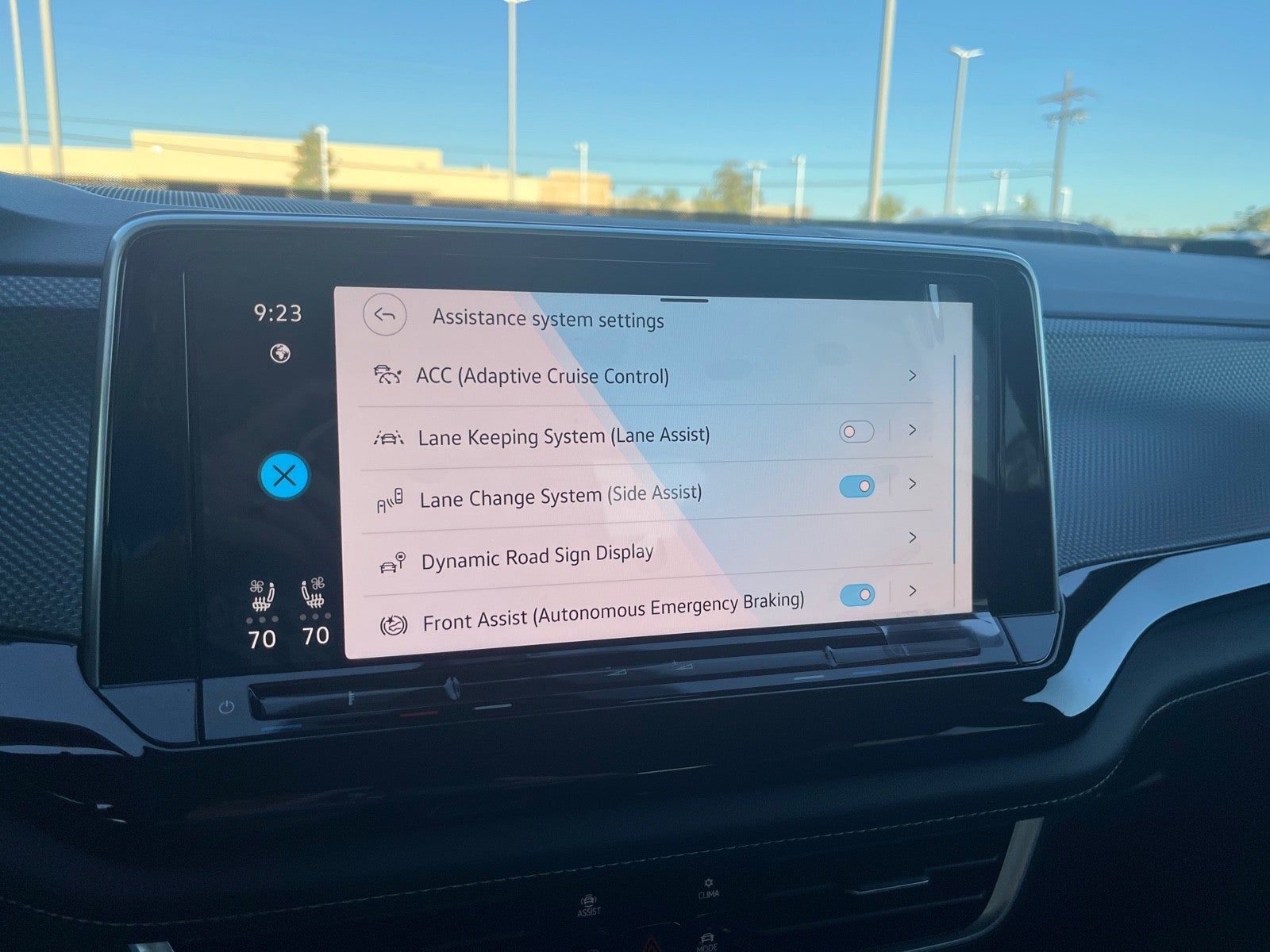 2026 Volkswagen Atlas Cross Sport 2.0T SEL Premium R-Line