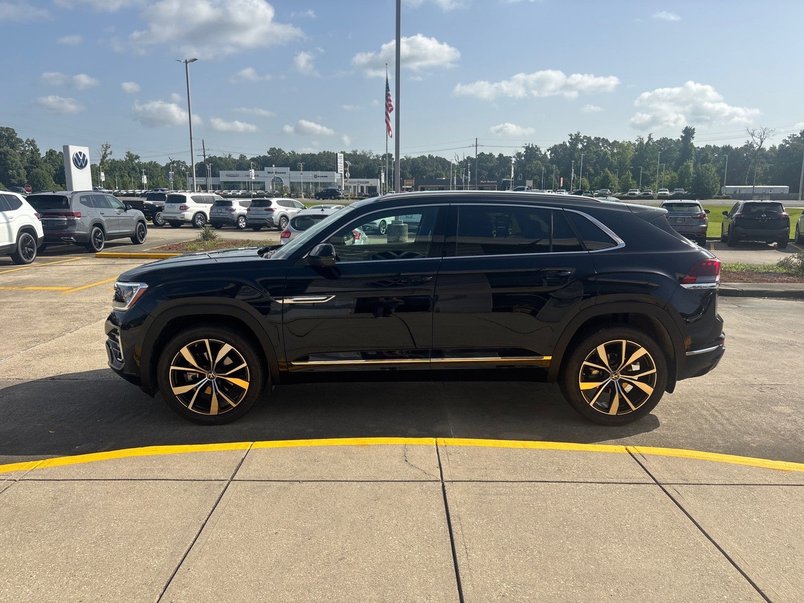 2026 Volkswagen Atlas Cross Sport 2.0T SEL Premium R-Line