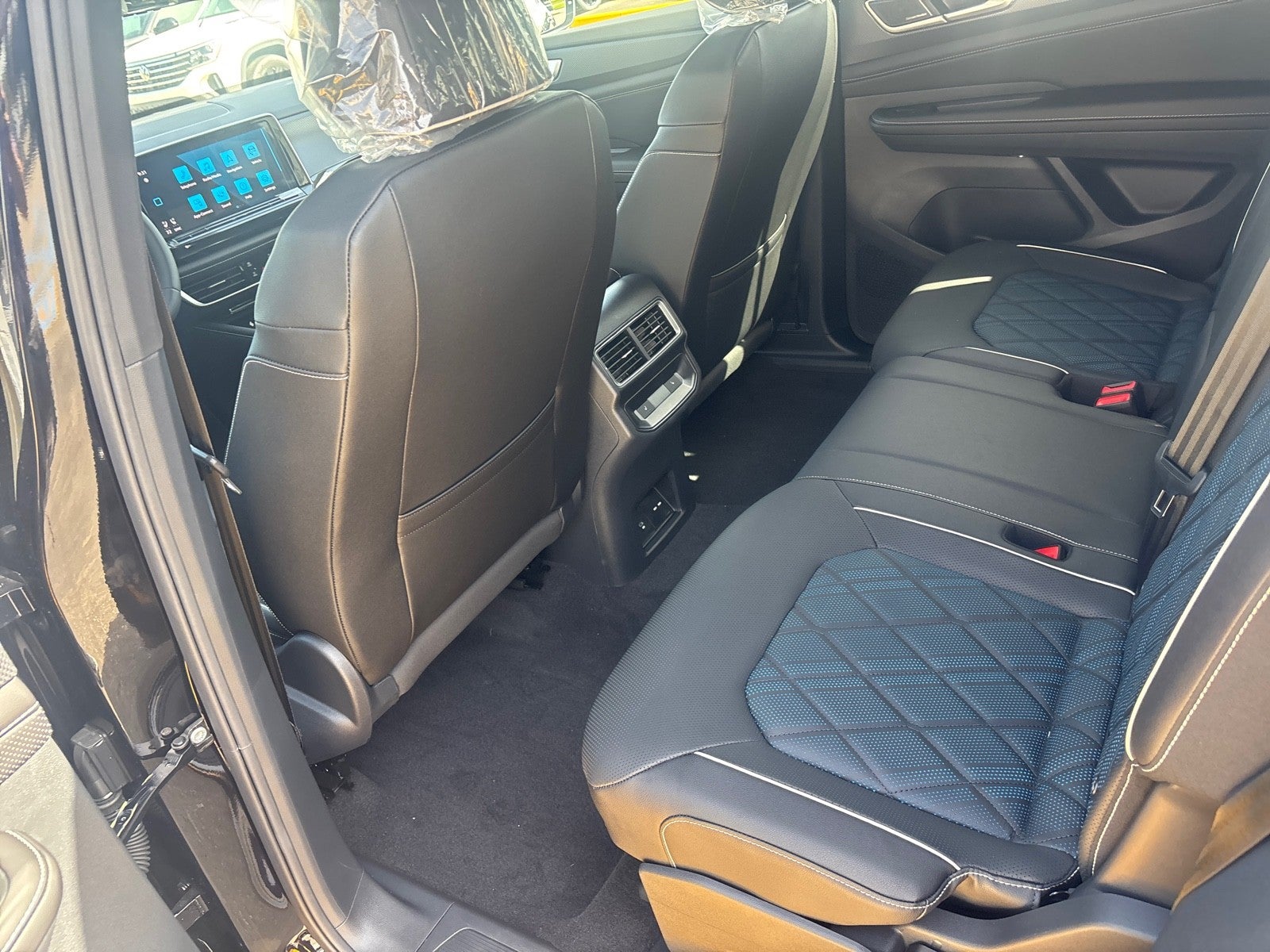 2026 Volkswagen Atlas Cross Sport 2.0T SEL Premium R-Line