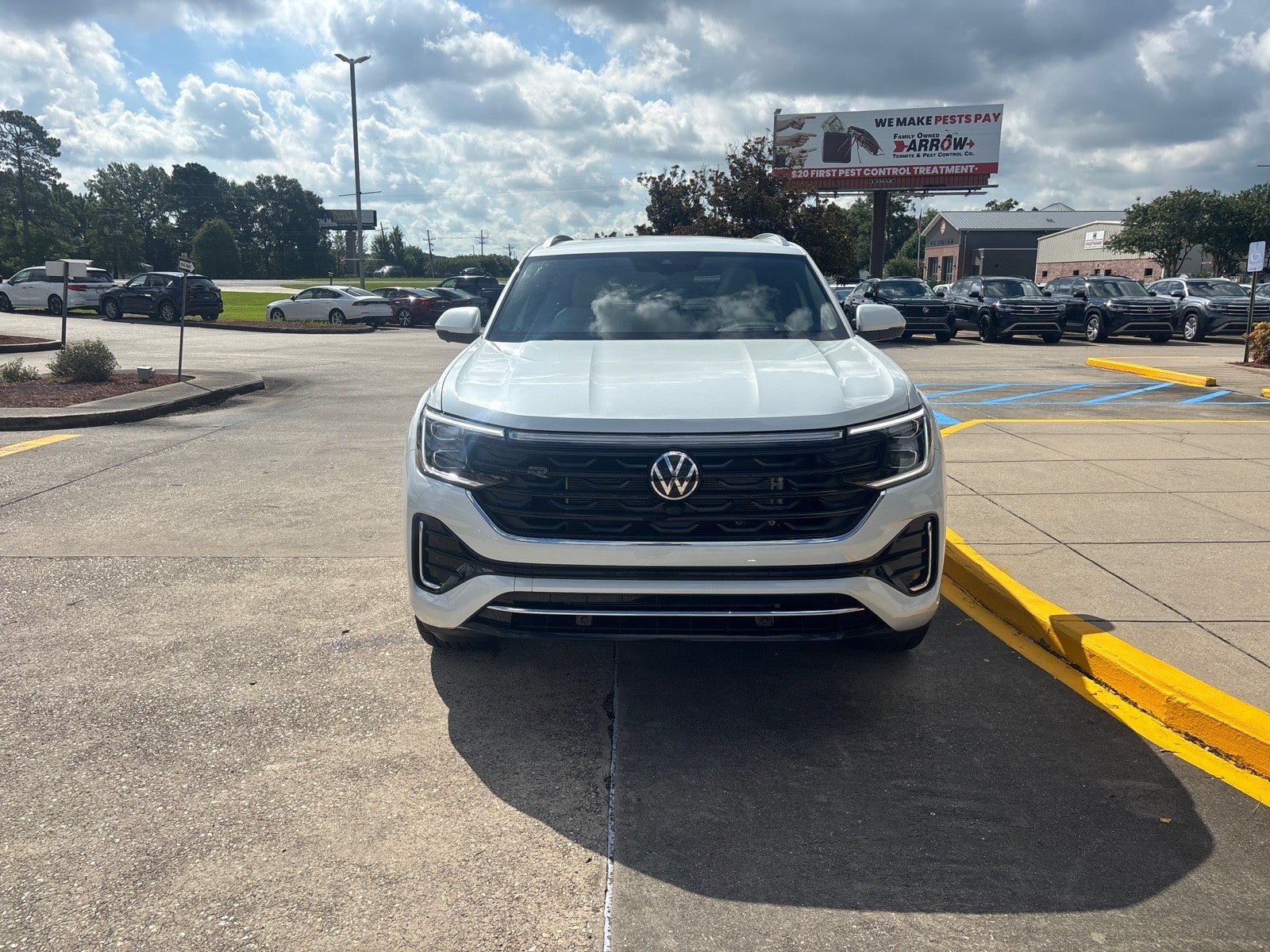 2026 Volkswagen Atlas Cross Sport 2.0T SEL Premium R-Line