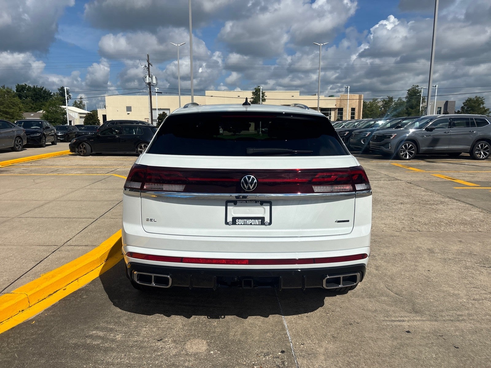 2026 Volkswagen Atlas Cross Sport 2.0T SEL Premium R-Line