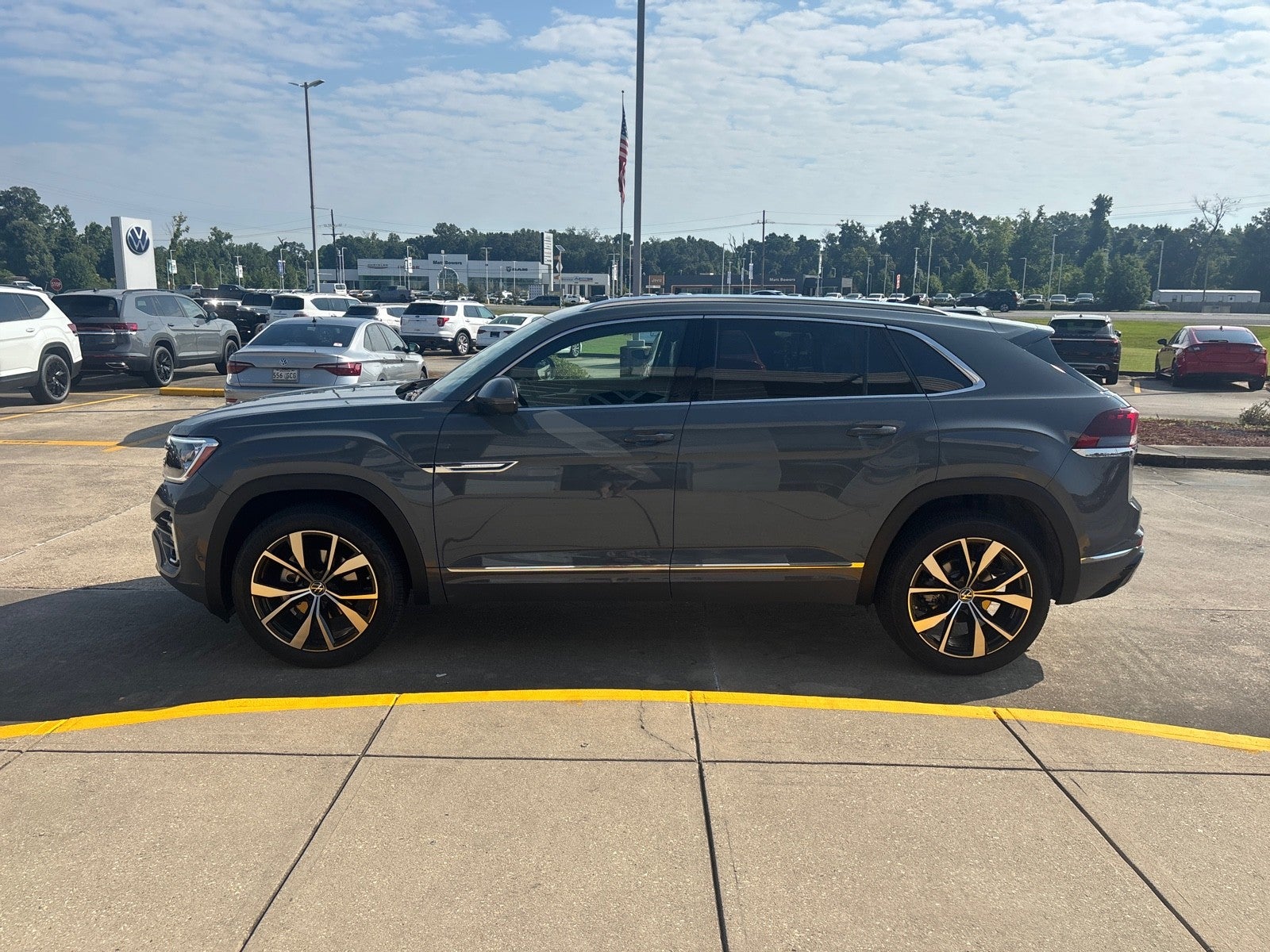 2026 Volkswagen Atlas Cross Sport 2.0T SEL Premium R-Line