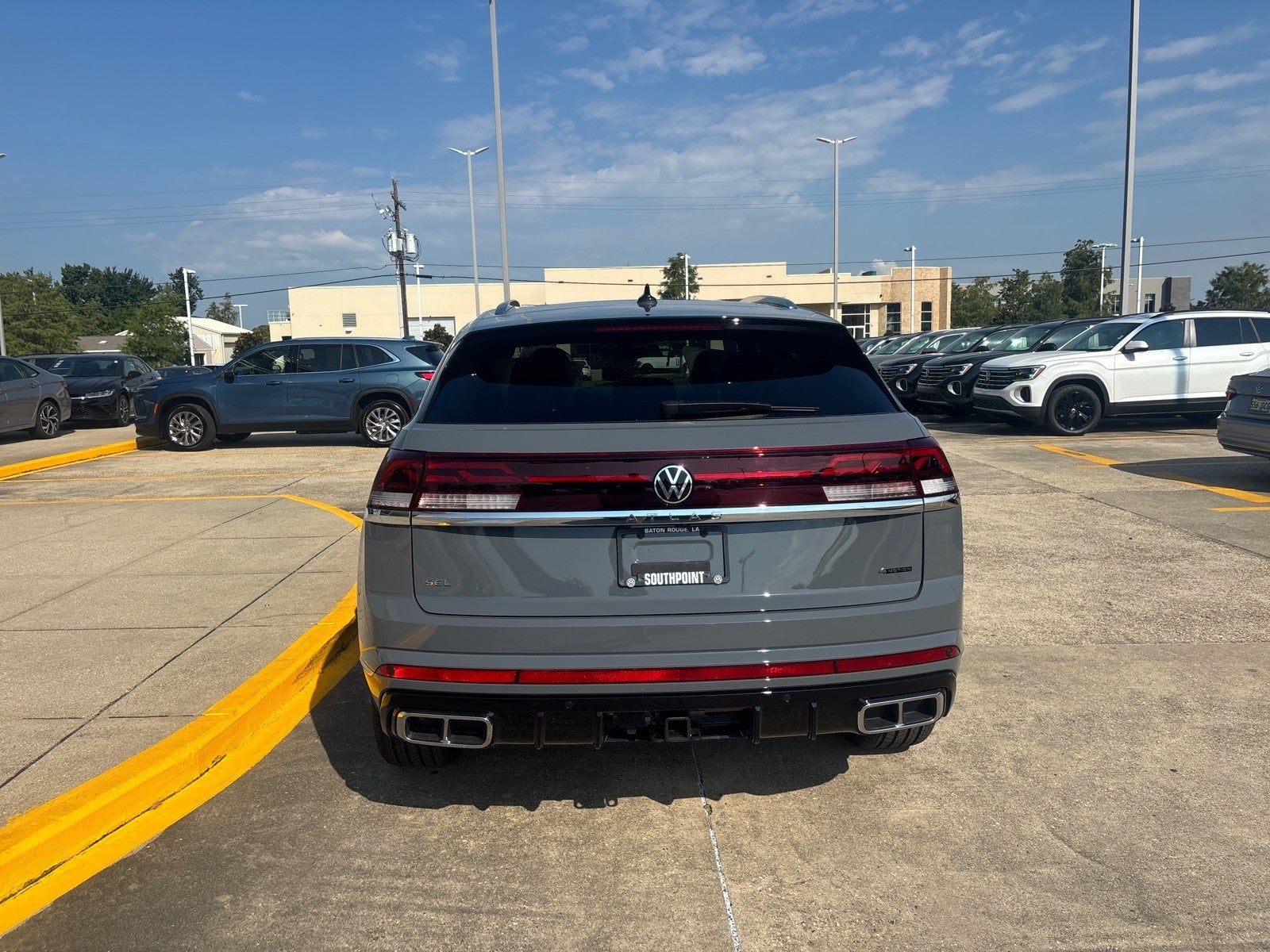 2026 Volkswagen Atlas Cross Sport 2.0T SEL Premium R-Line
