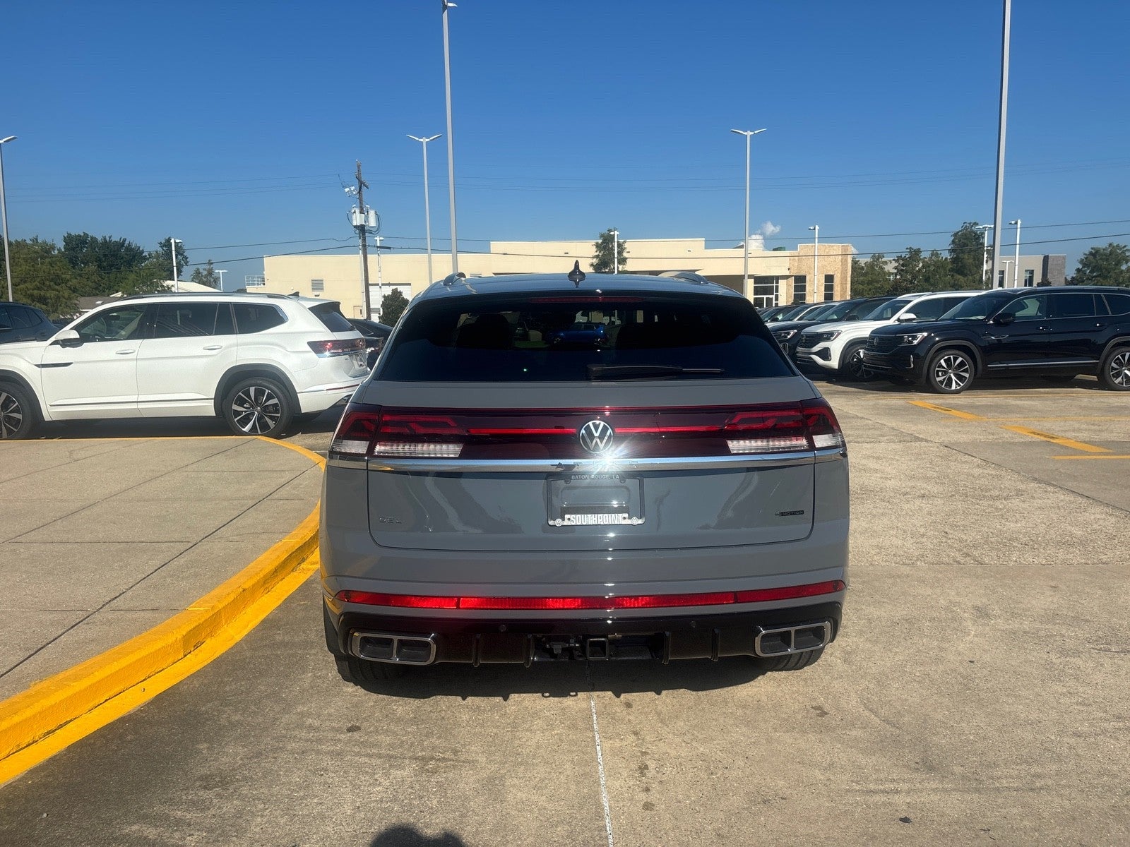 2026 Volkswagen Atlas Cross Sport 2.0T SEL Premium R-Line
