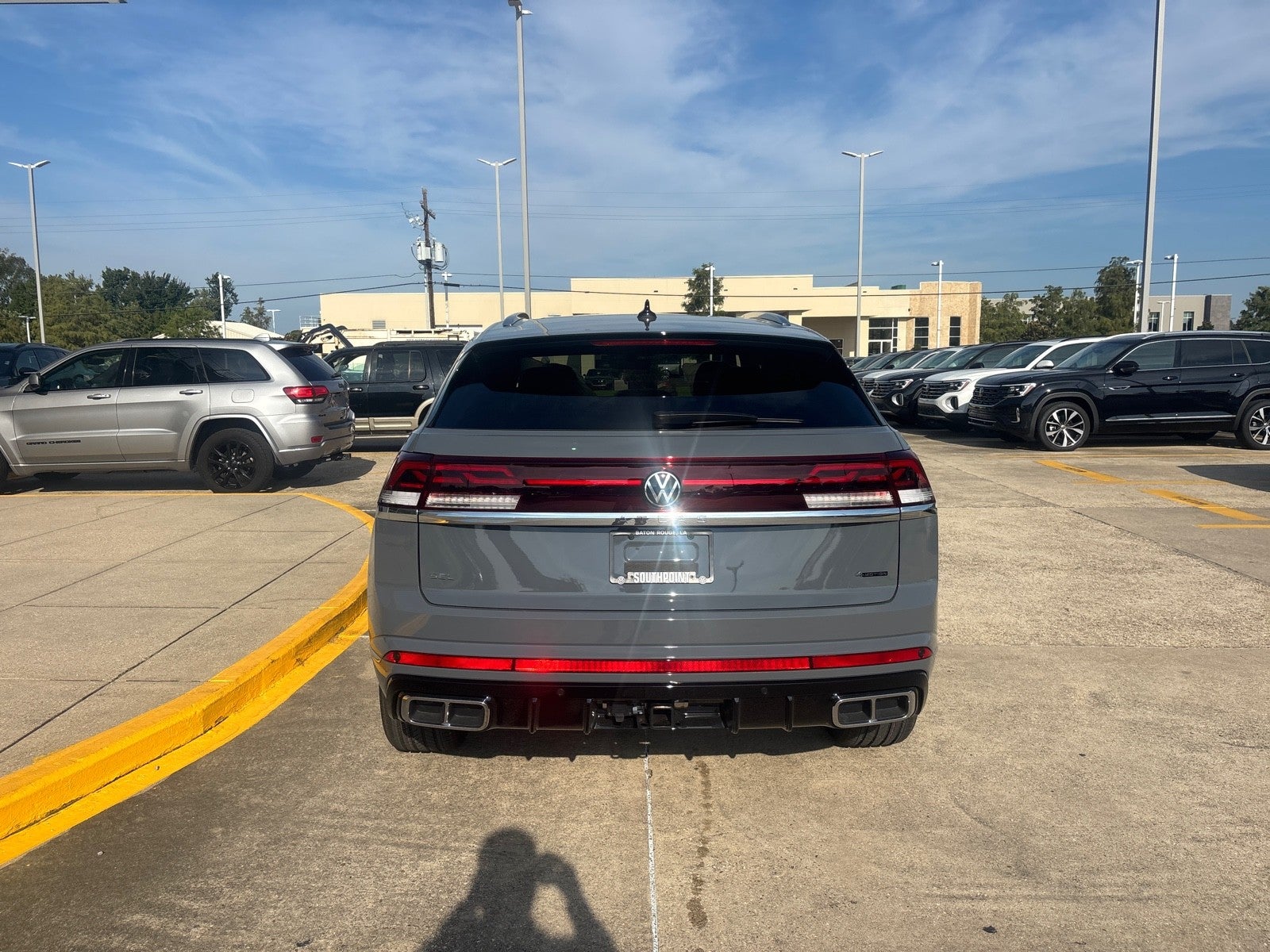 2026 Volkswagen Atlas Cross Sport 2.0T SEL Premium R-Line