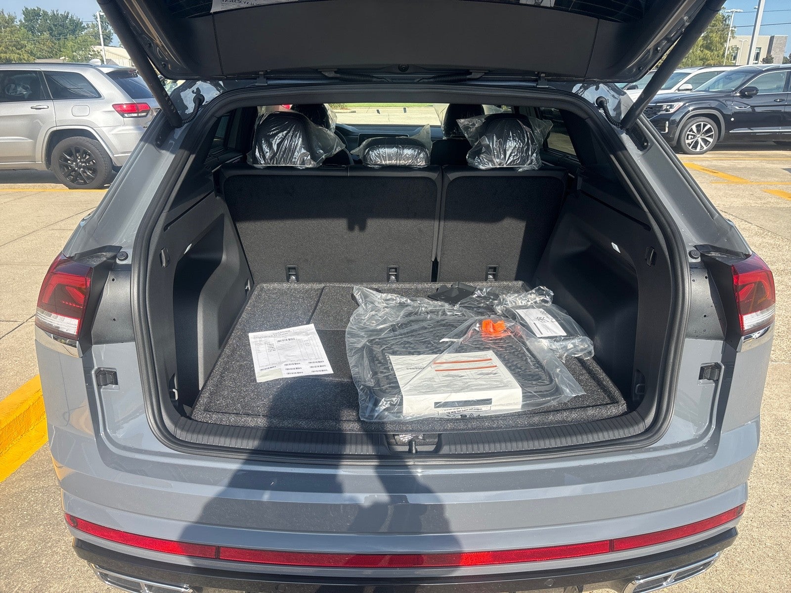 2026 Volkswagen Atlas Cross Sport 2.0T SEL Premium R-Line