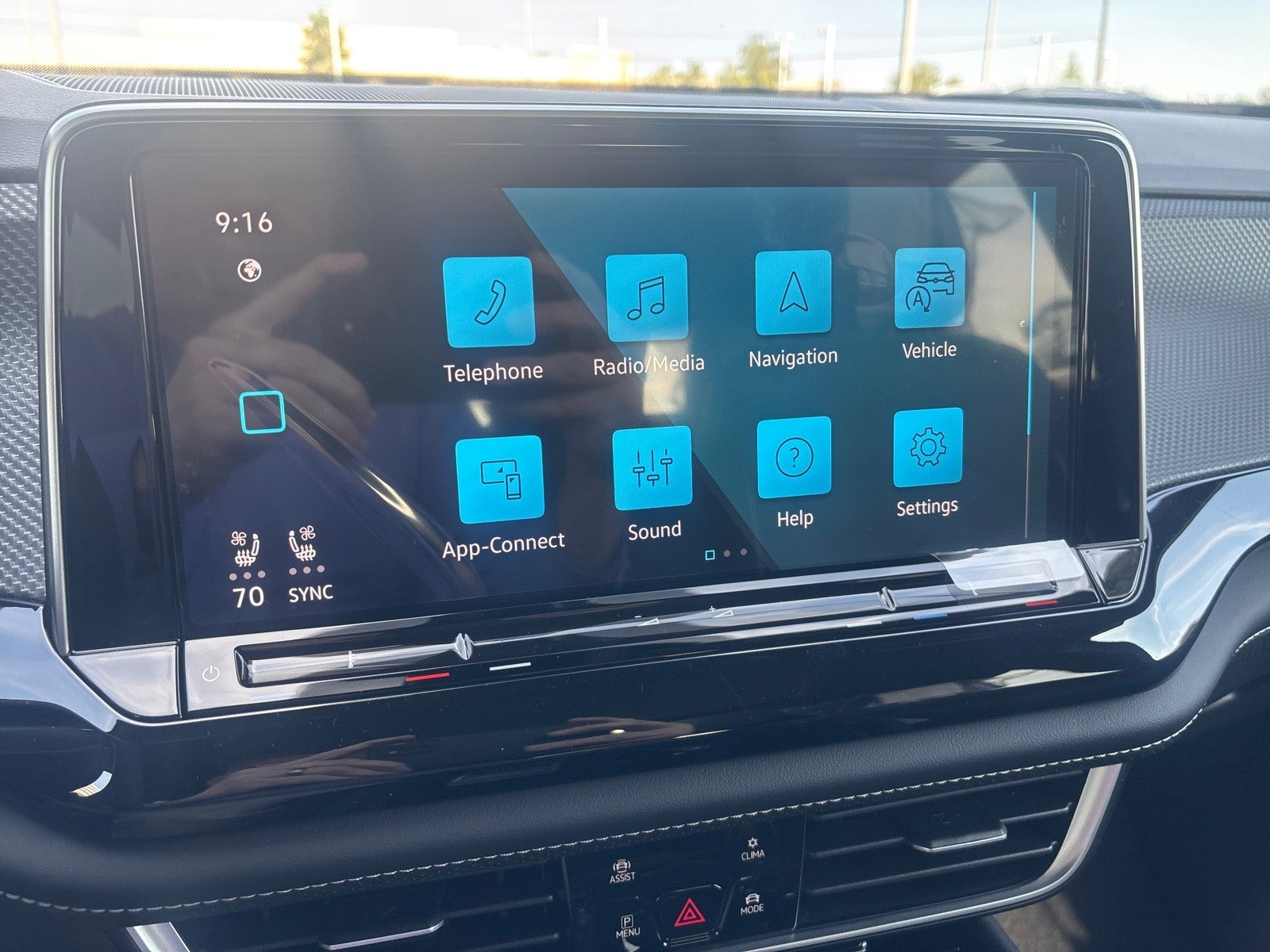 2026 Volkswagen Atlas Cross Sport 2.0T SEL Premium R-Line