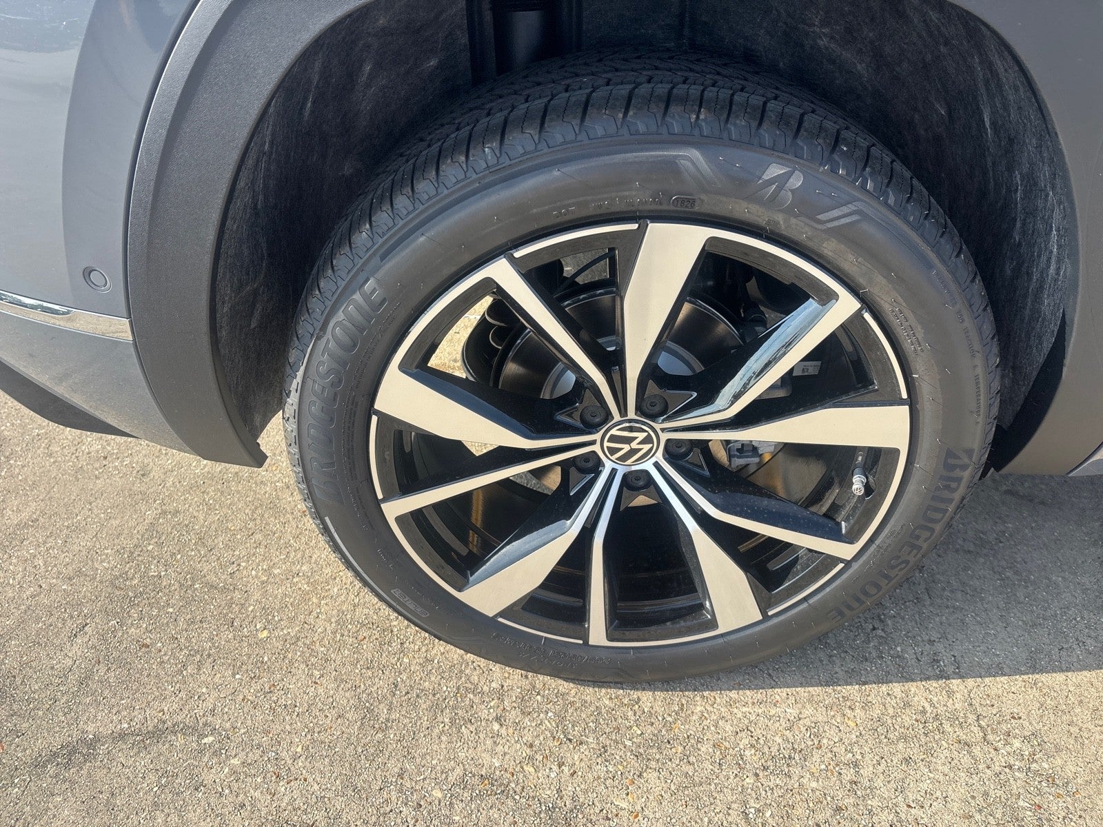 2026 Volkswagen Atlas Cross Sport 2.0T SEL Premium R-Line