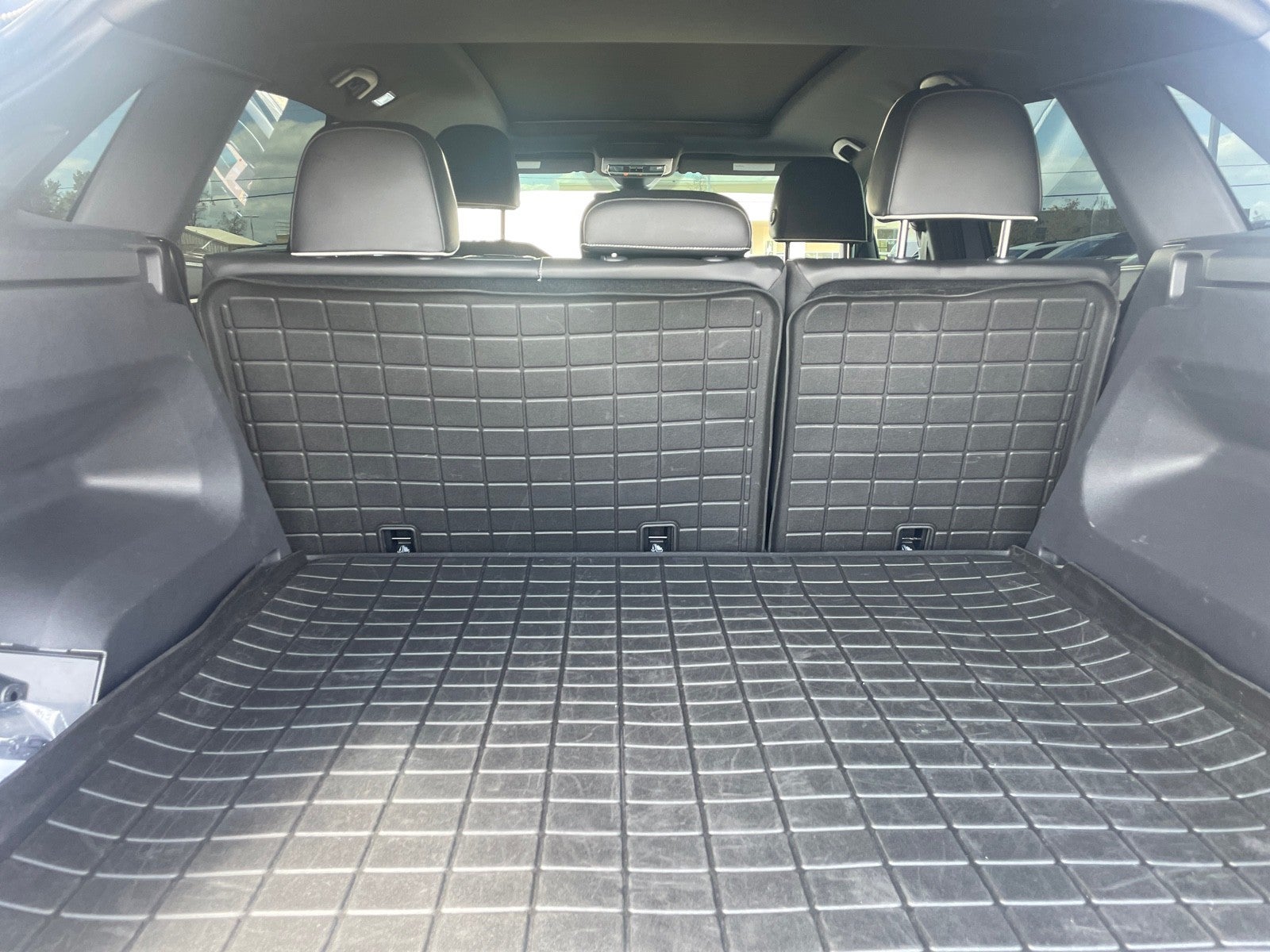 2024 Volkswagen Atlas Cross Sport 2.0T SEL Premium R-Line