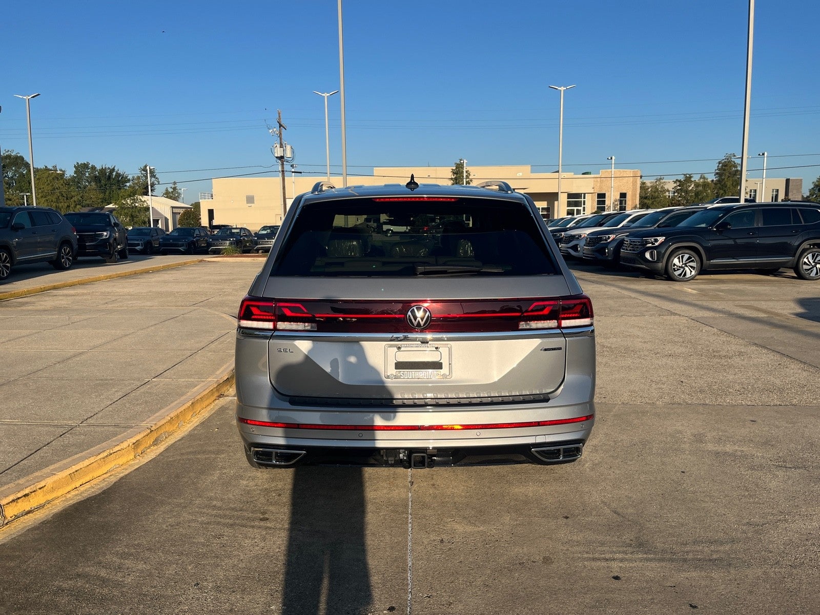 2026 Volkswagen Atlas 2.0T SEL Premium R-Line