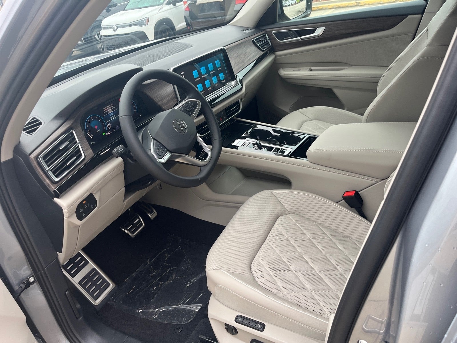 2026 Volkswagen Atlas 2.0T SEL Premium R-Line