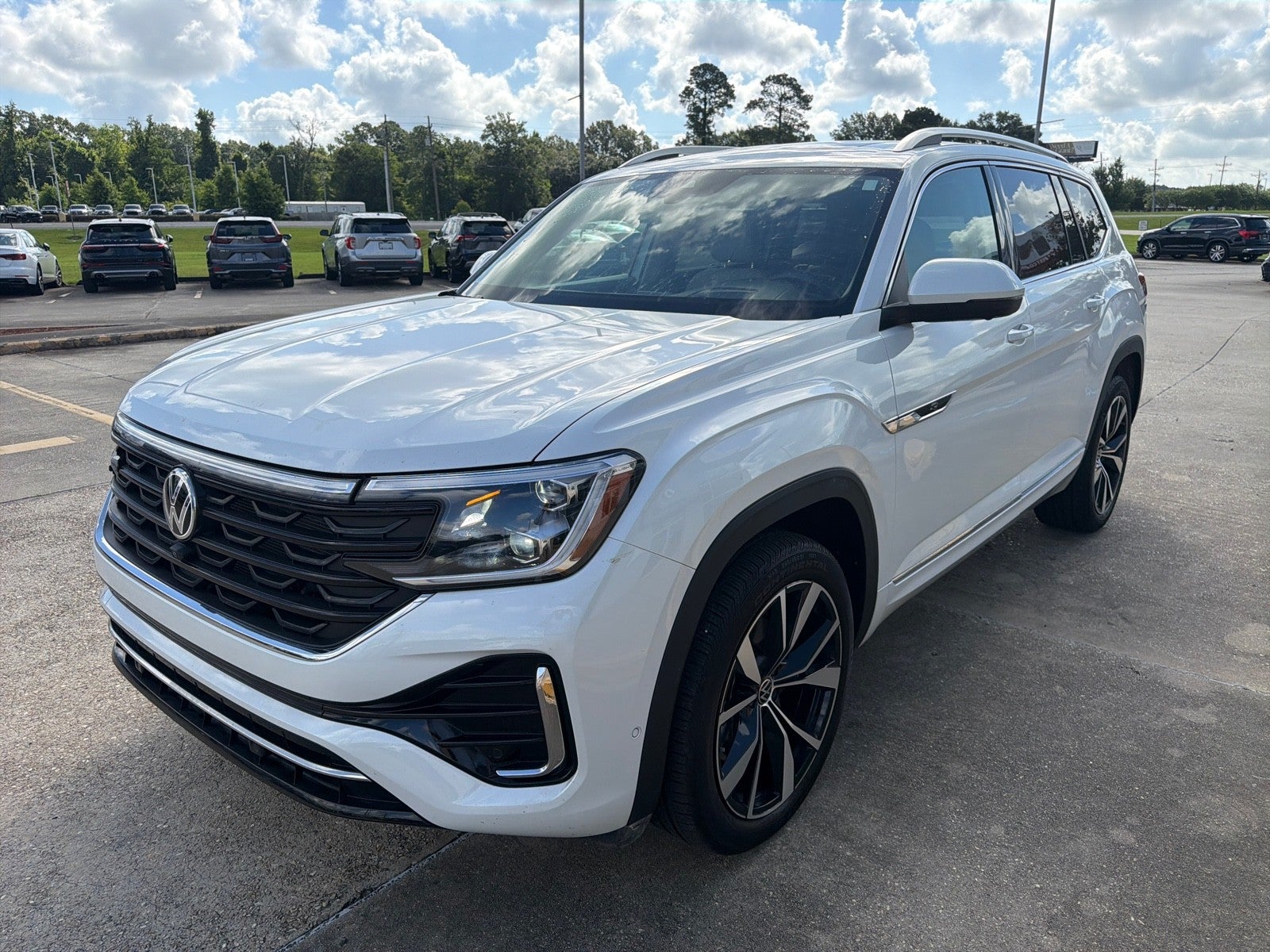 2026 Volkswagen Atlas 2.0T SEL Premium R-Line