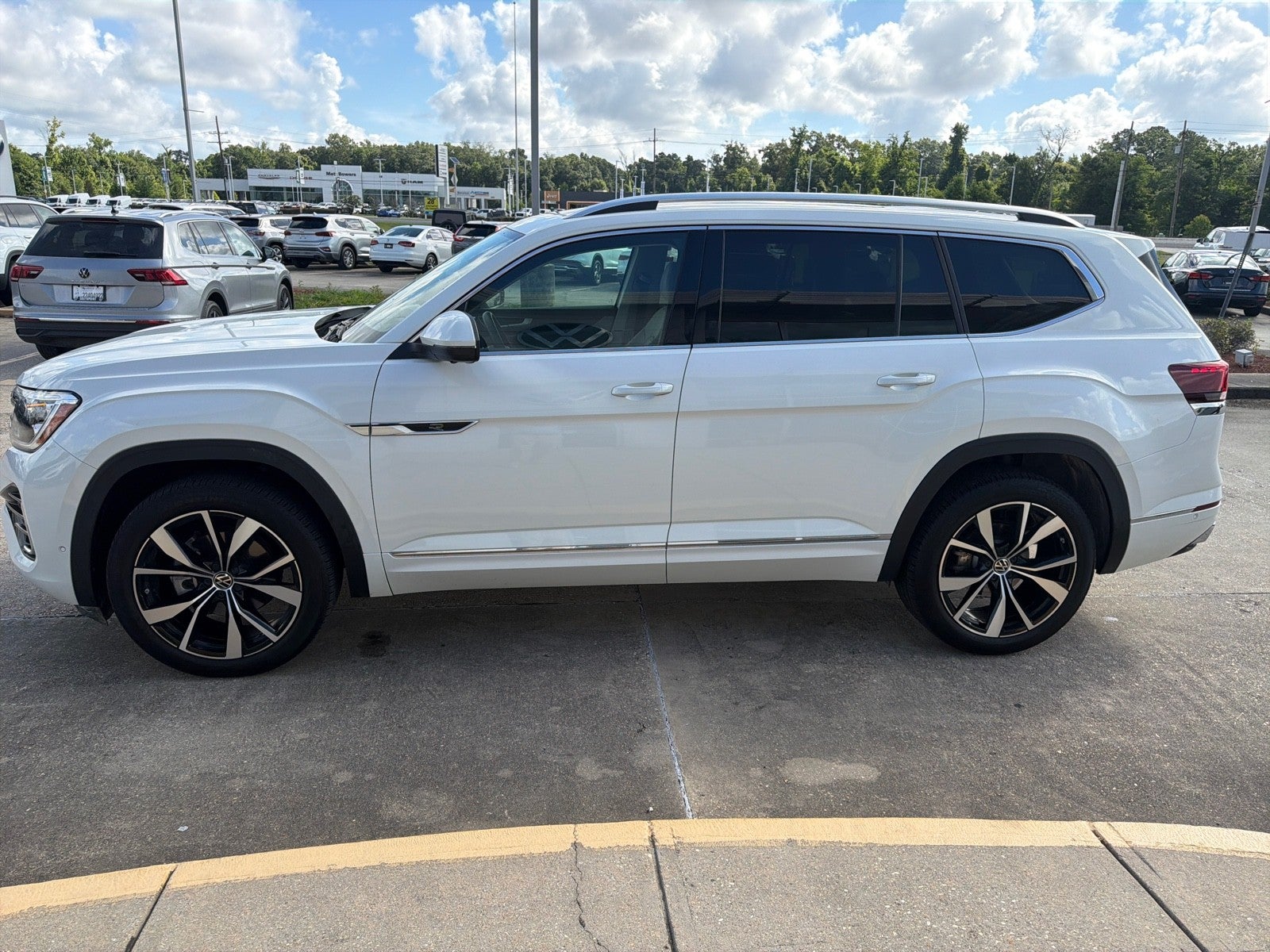 2026 Volkswagen Atlas 2.0T SEL Premium R-Line