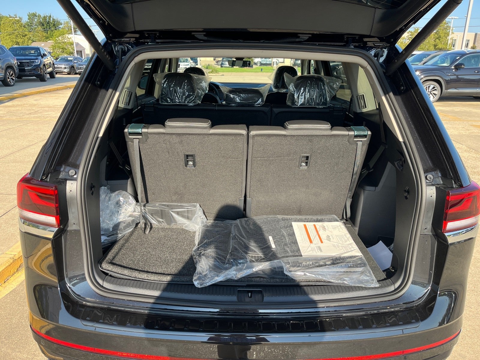 2026 Volkswagen Atlas 2.0T SEL Premium R-Line