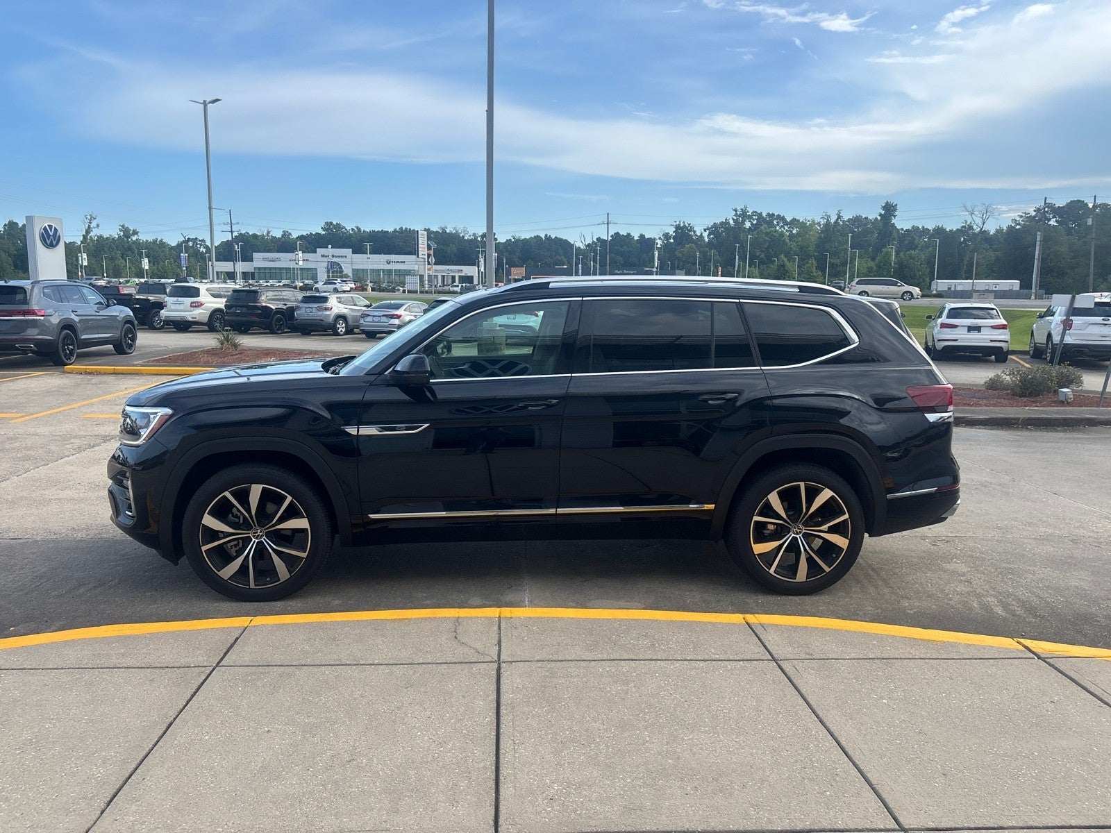 2026 Volkswagen Atlas 2.0T SEL Premium R-Line