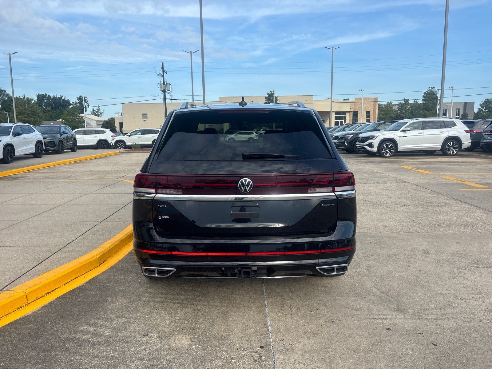 2026 Volkswagen Atlas 2.0T SEL Premium R-Line