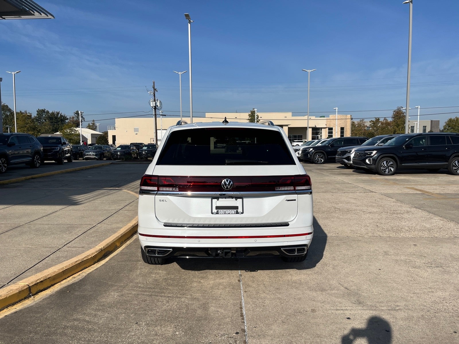2026 Volkswagen Atlas 2.0T SEL Premium R-Line
