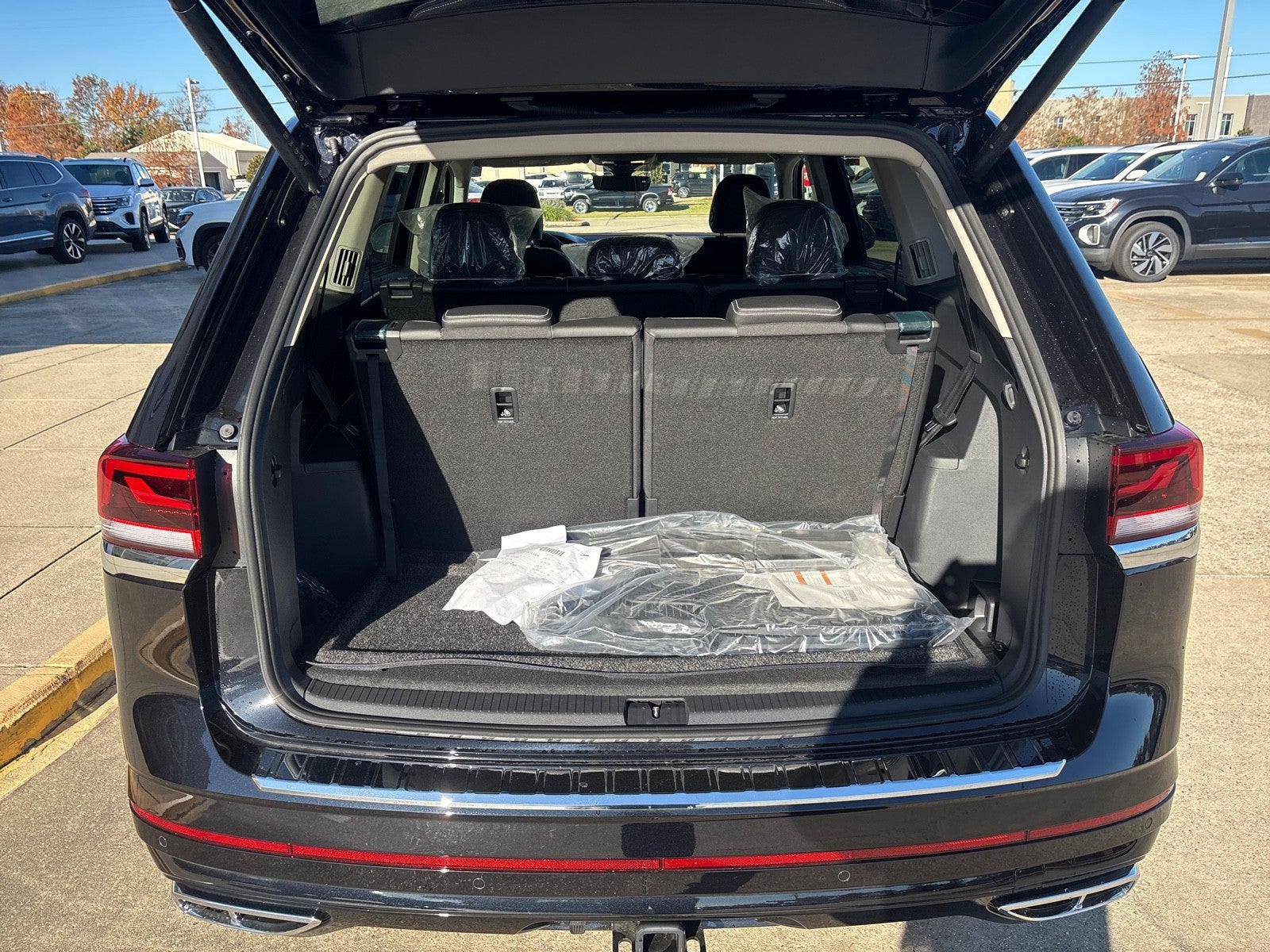 2026 Volkswagen Atlas 2.0T SEL Premium R-Line