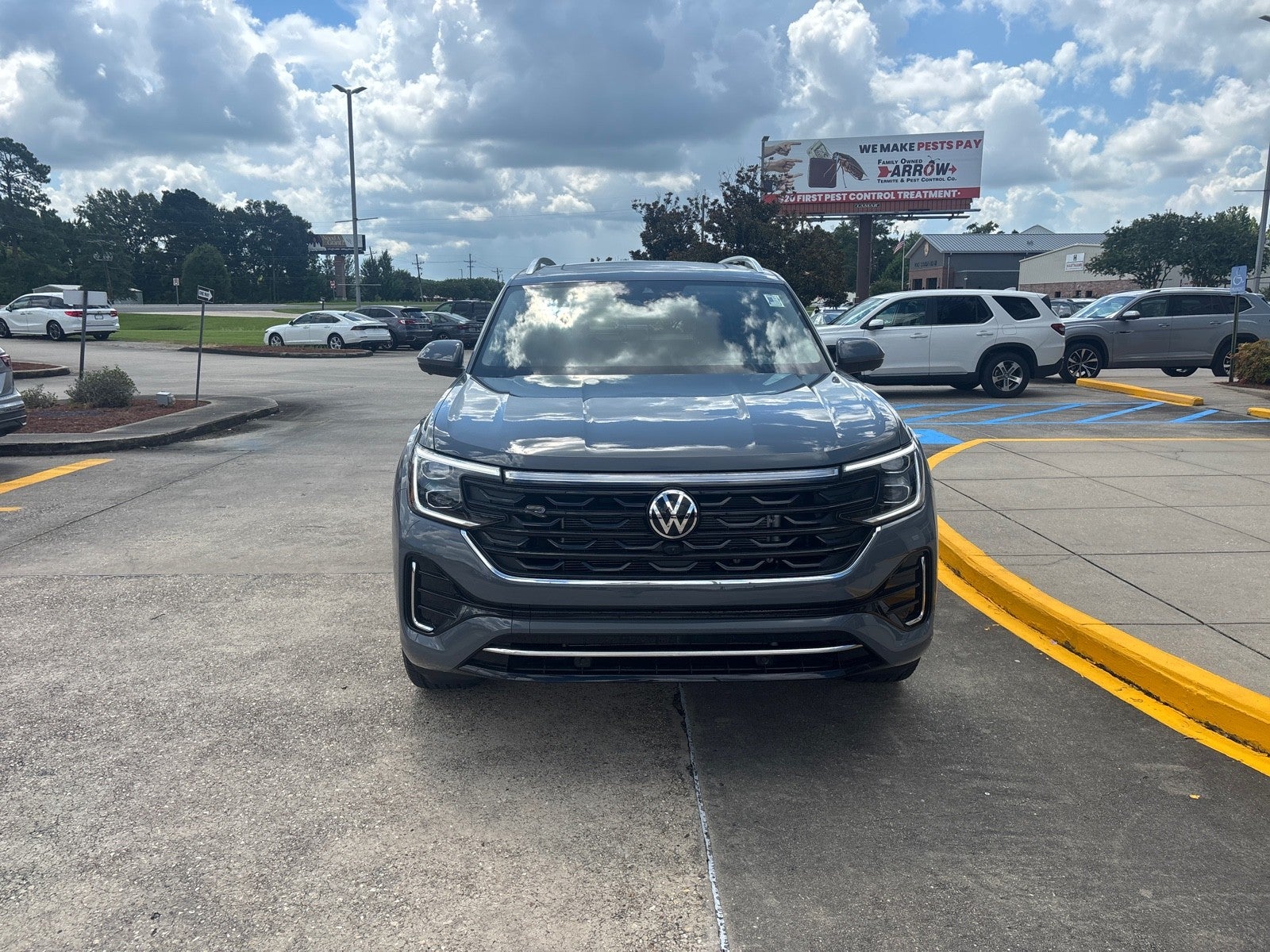2026 Volkswagen Atlas 2.0T SEL Premium R-Line