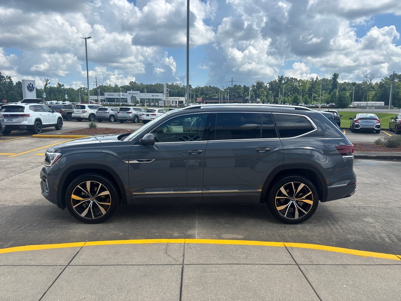 2026 Volkswagen Atlas 2.0T SEL Premium R-Line