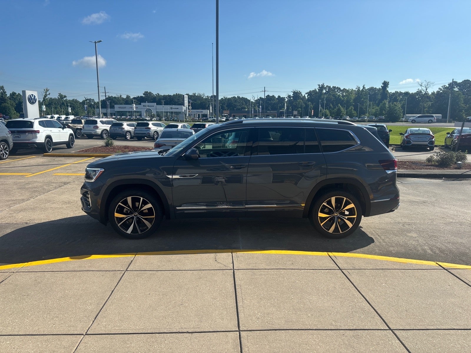 2026 Volkswagen Atlas 2.0T SEL Premium R-Line