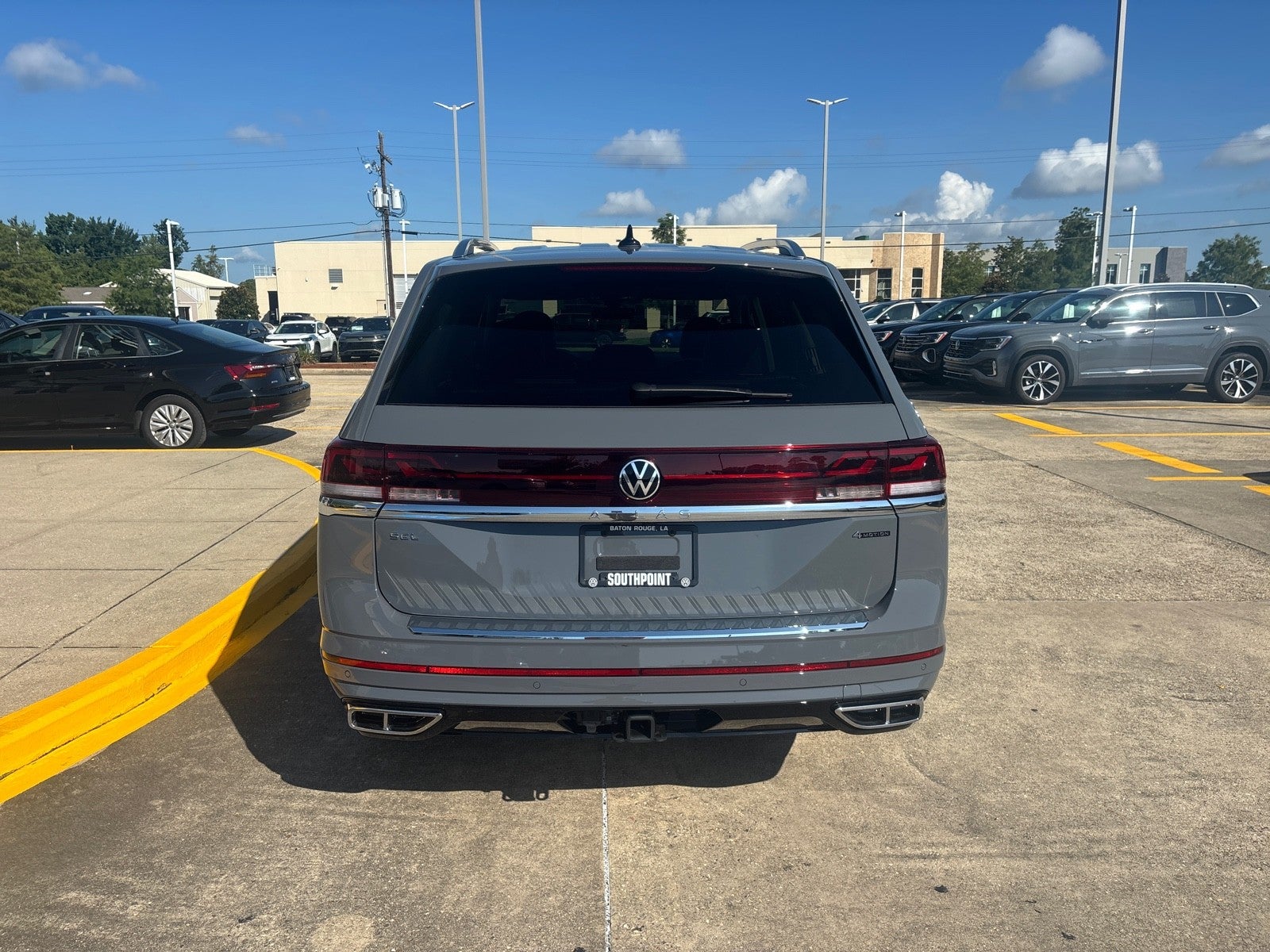 2026 Volkswagen Atlas 2.0T SEL Premium R-Line