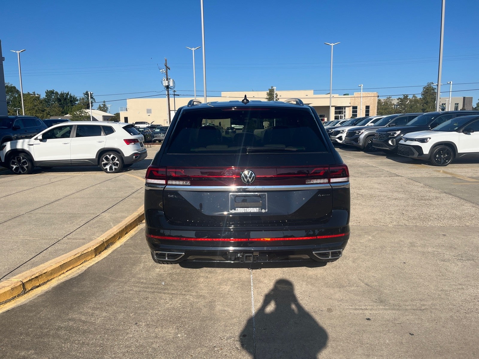 2026 Volkswagen Atlas 2.0T SEL Premium R-Line