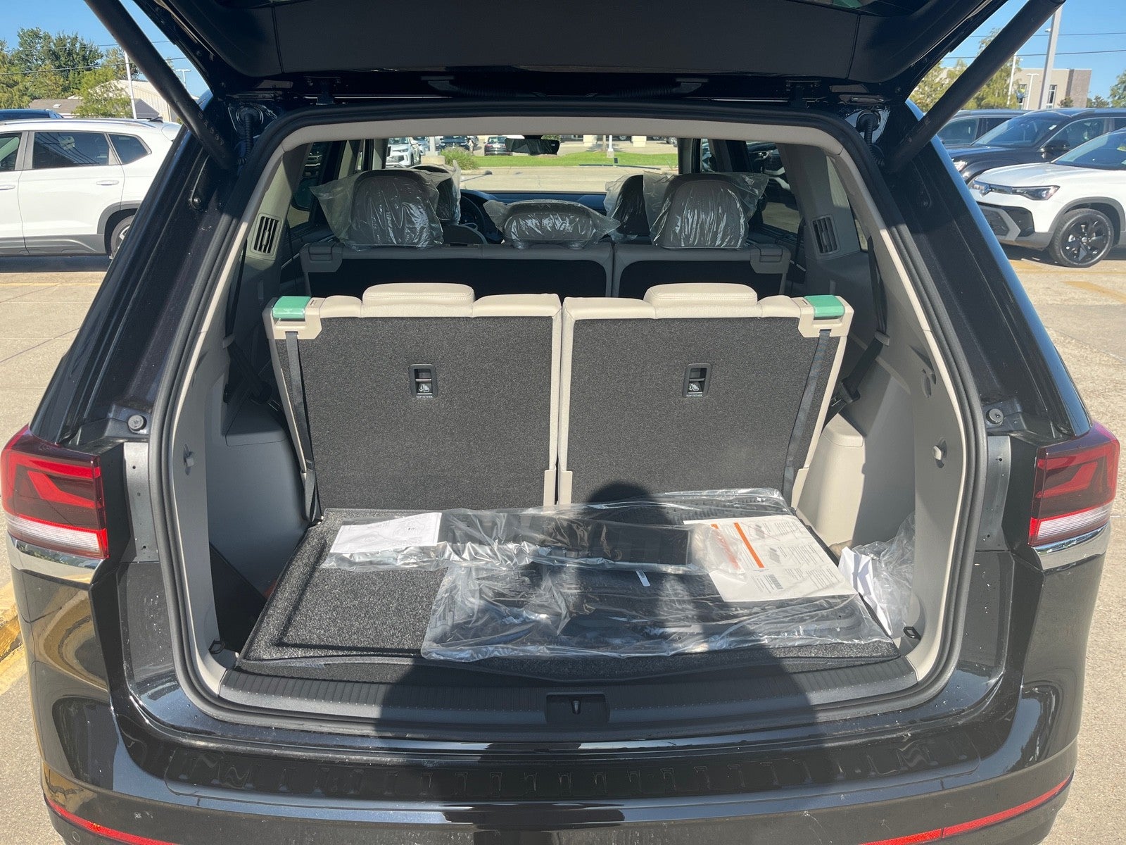 2026 Volkswagen Atlas 2.0T SEL Premium R-Line