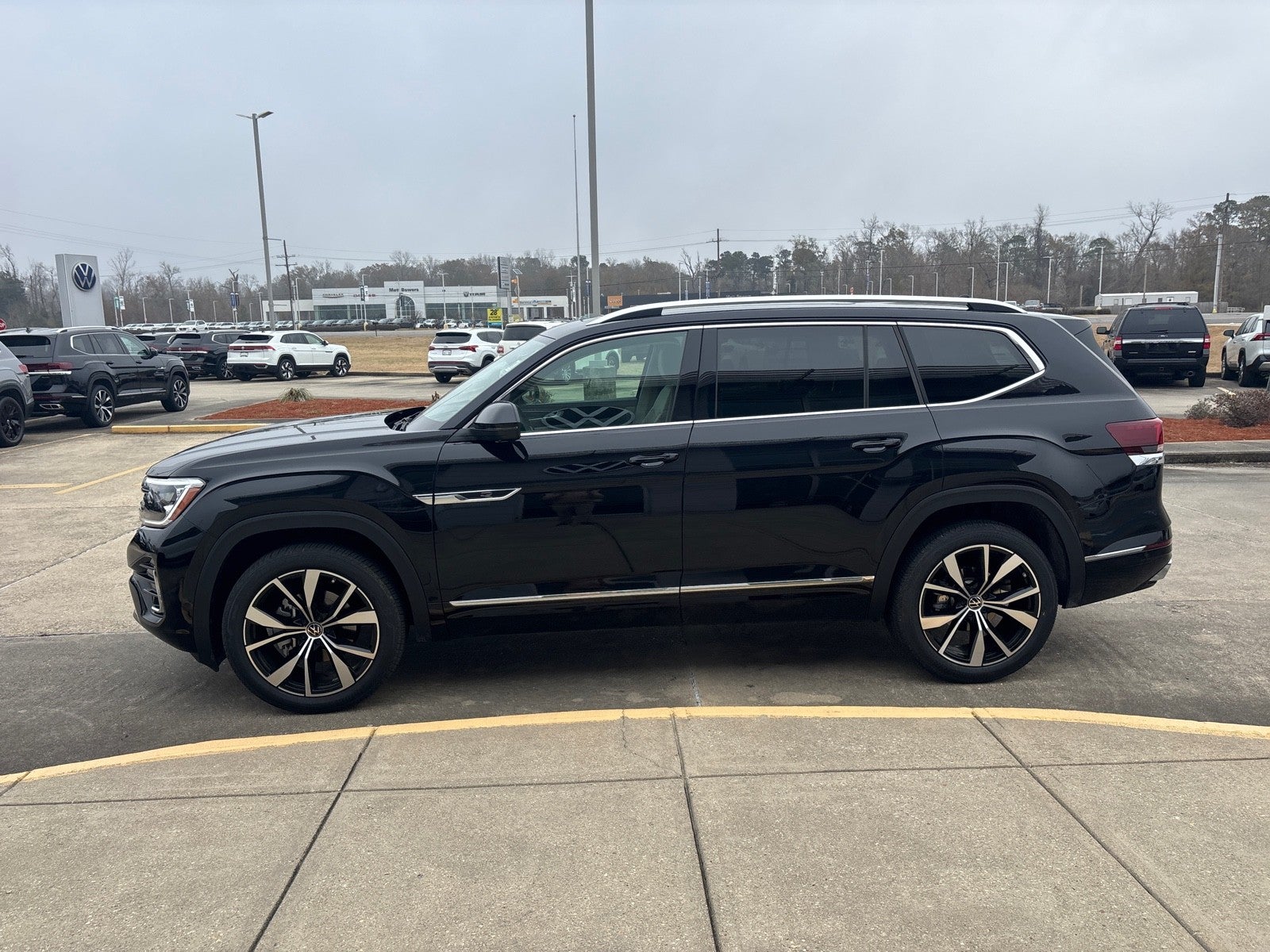 2026 Volkswagen Atlas 2.0T SEL Premium R-Line