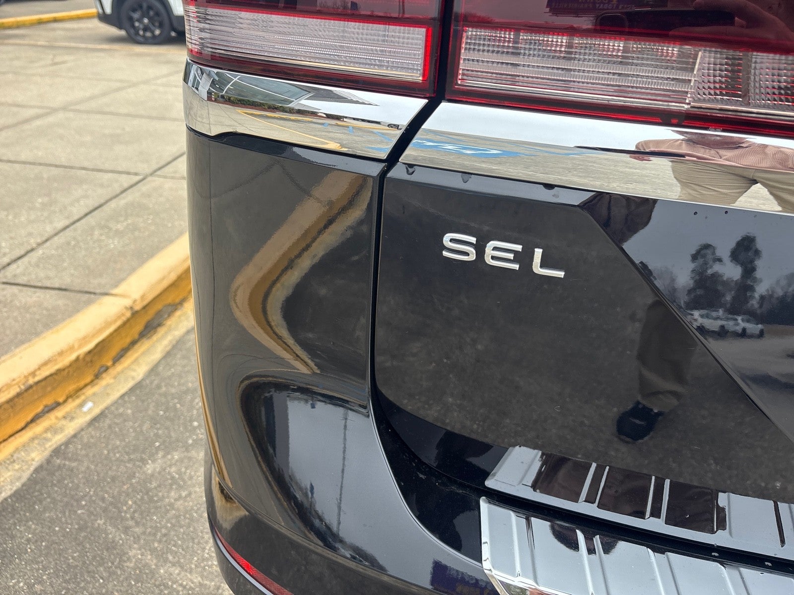 2026 Volkswagen Atlas 2.0T SEL Premium R-Line