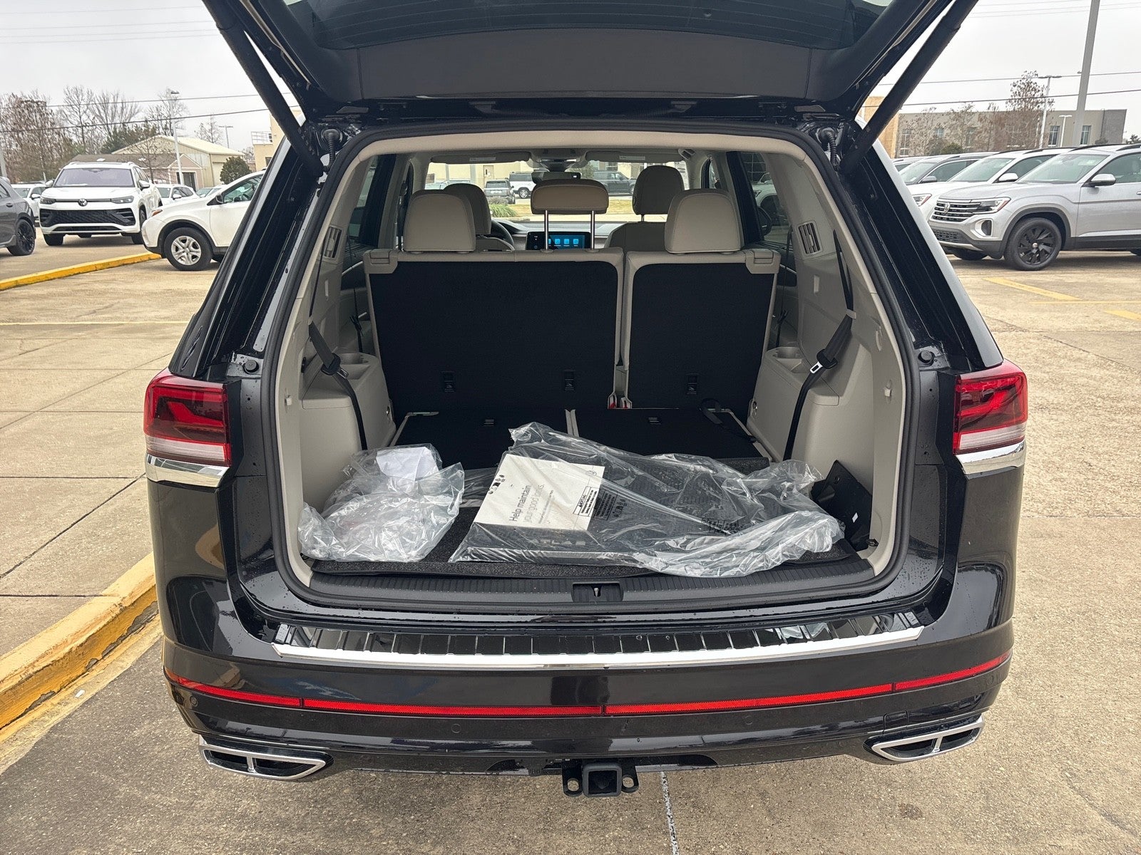 2026 Volkswagen Atlas 2.0T SEL Premium R-Line