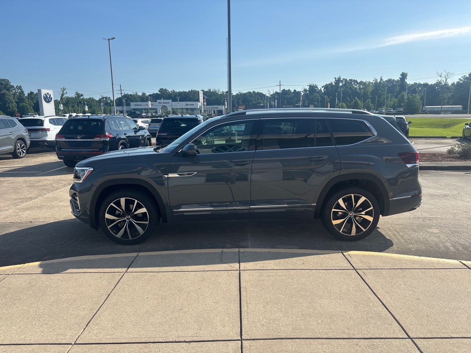 2026 Volkswagen Atlas 2.0T SEL Premium R-Line