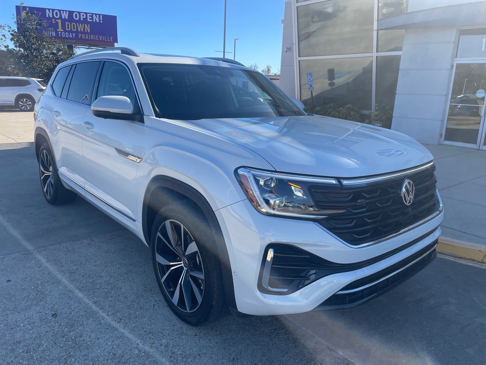 2025 Volkswagen Atlas 2.0T SEL Premium R-Line