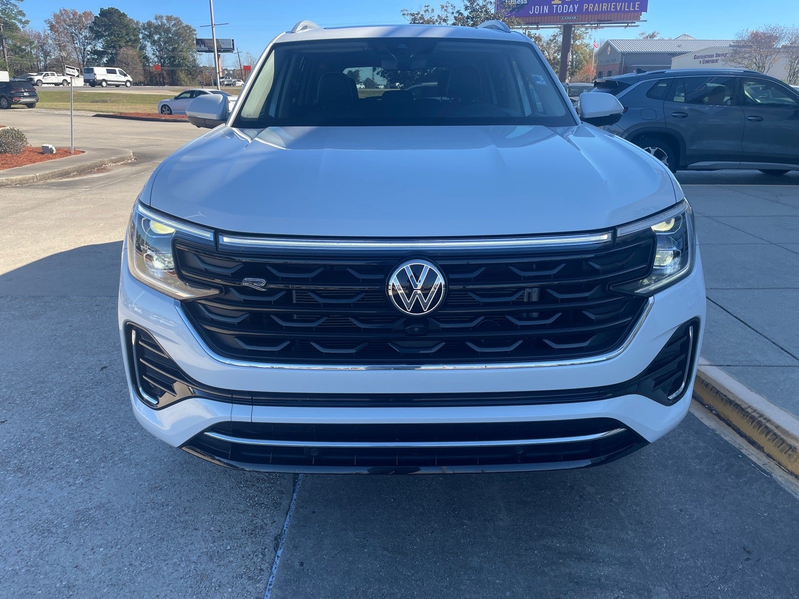 2025 Volkswagen Atlas 2.0T SEL Premium R-Line
